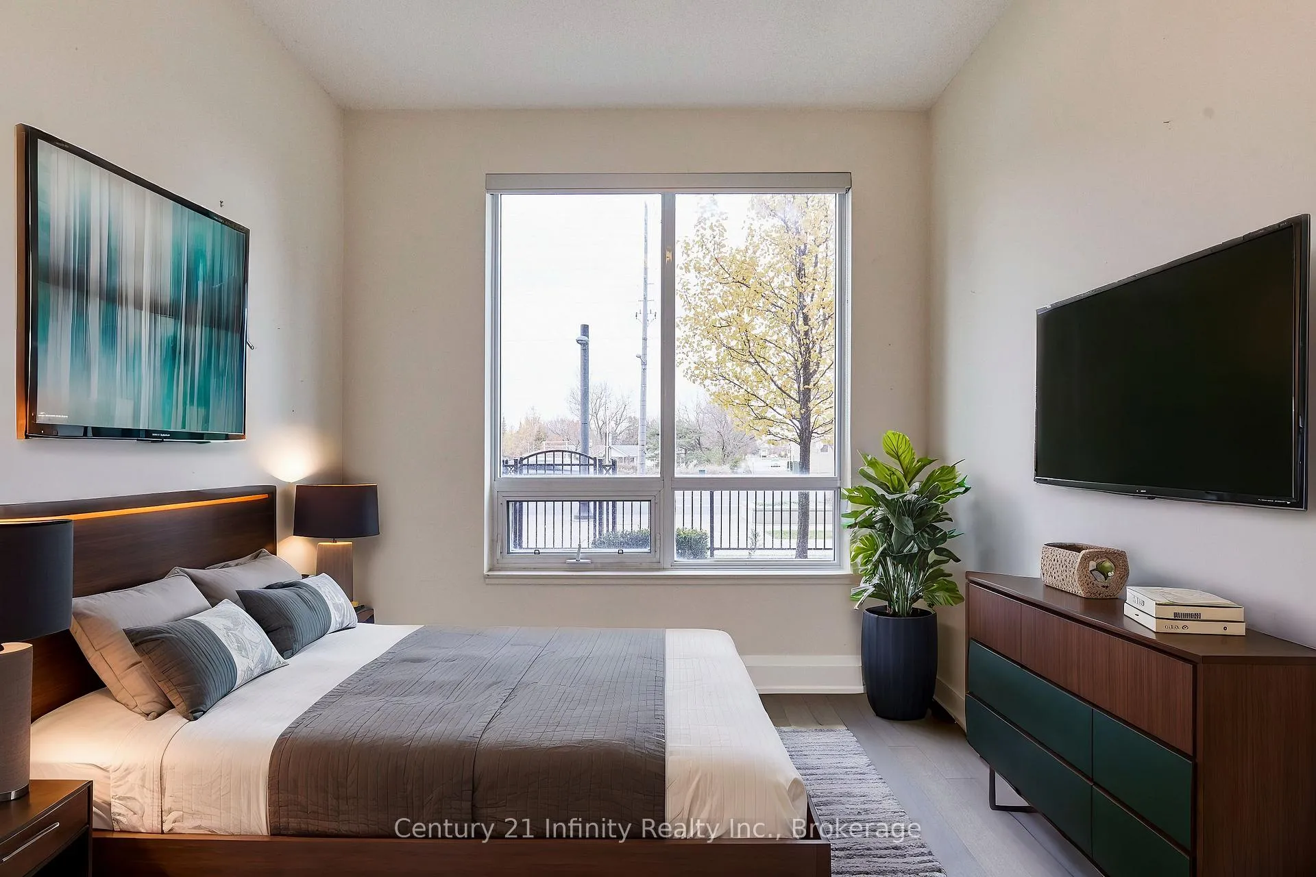 Photo 7 of Unit 115, 25 Water Walk Drive, Markham, Unionville — HOMEH