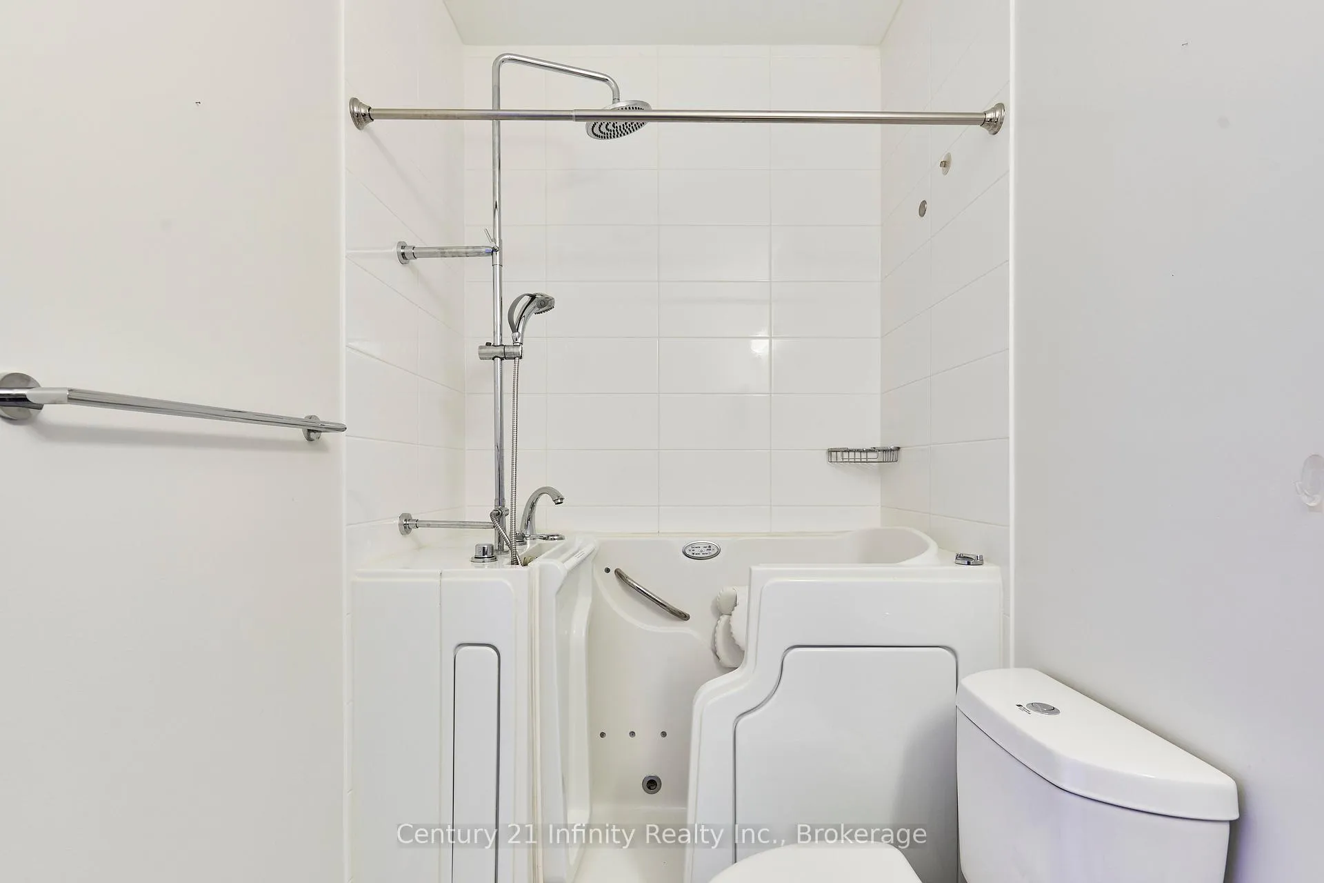Photo 10 of Unit 115, 25 Water Walk Drive, Markham, Unionville — HOMEH