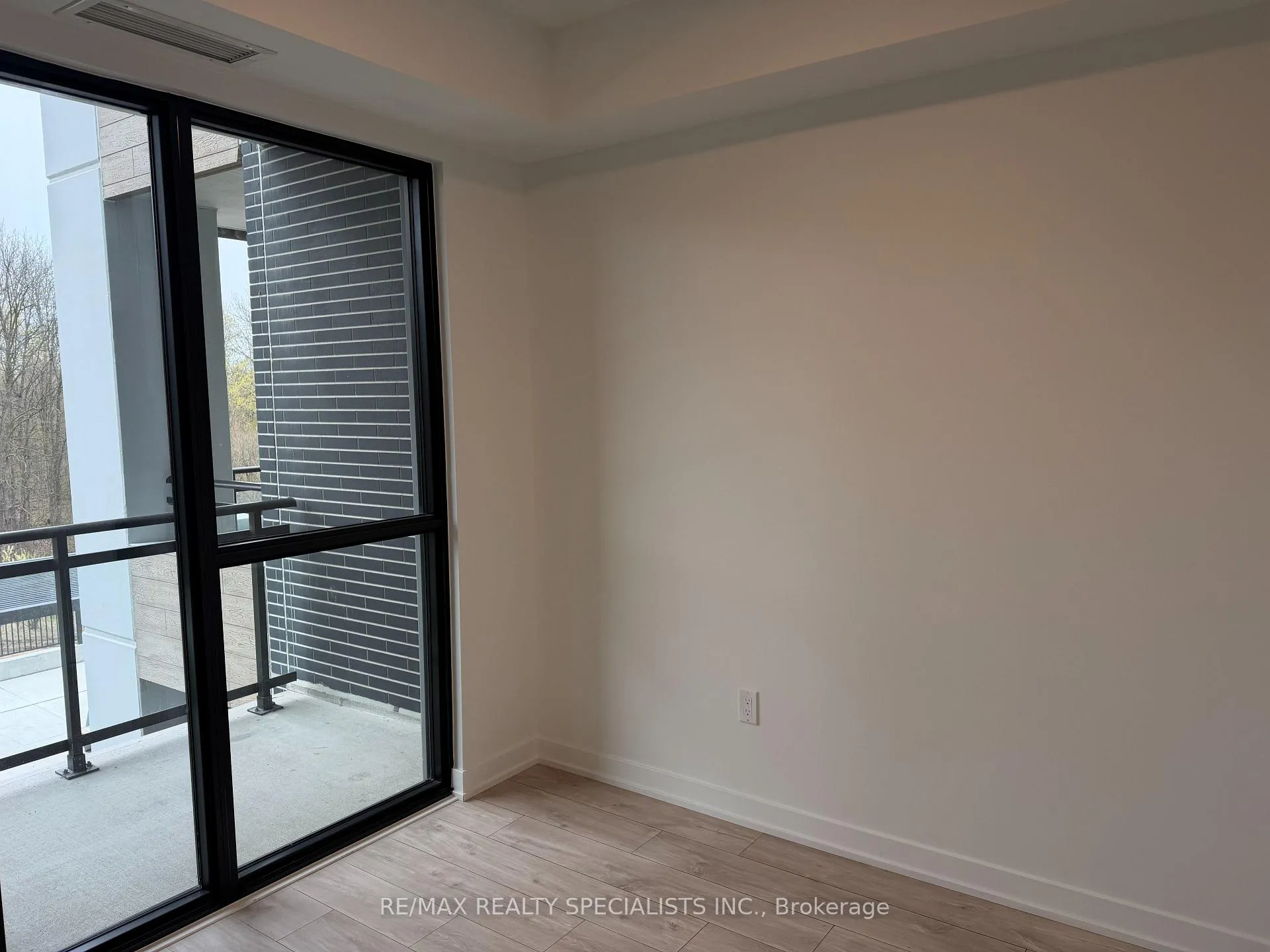 Photo 2 of Unit 227, 710 Whitlock Avenue, Milton, Cobban — HOMEH