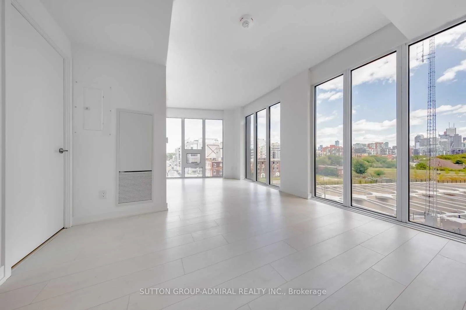 Photo 1 of Unit 522, 19 Western Battery Road, Toronto, Niagara — HOMEH