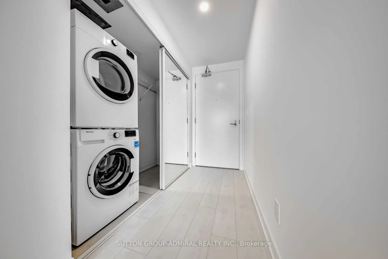 Photo 2 of Unit 522, 19 Western Battery Road, Toronto, Niagara — HOMEH