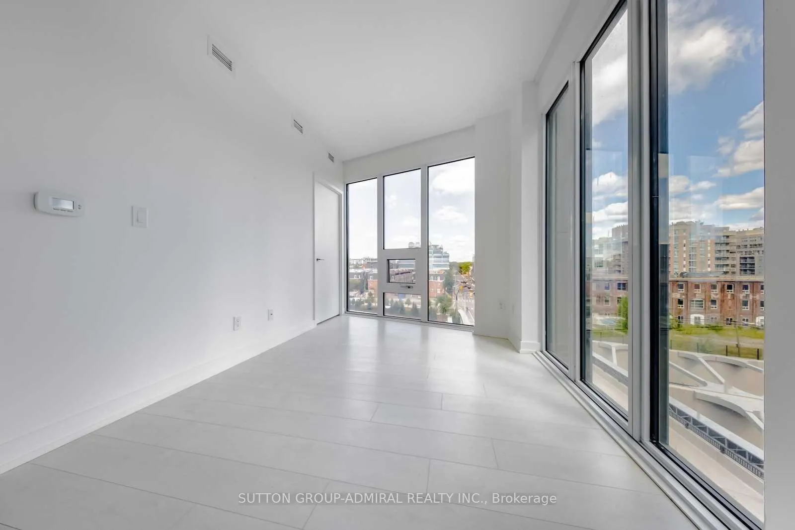 Photo 6 of Unit 522, 19 Western Battery Road, Toronto, Niagara — HOMEH