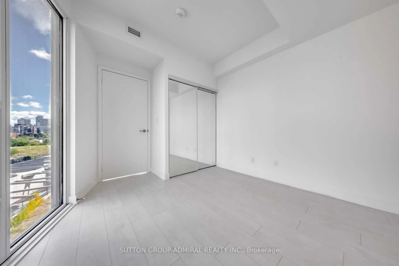 Photo 9 of Unit 522, 19 Western Battery Road, Toronto, Niagara — HOMEH