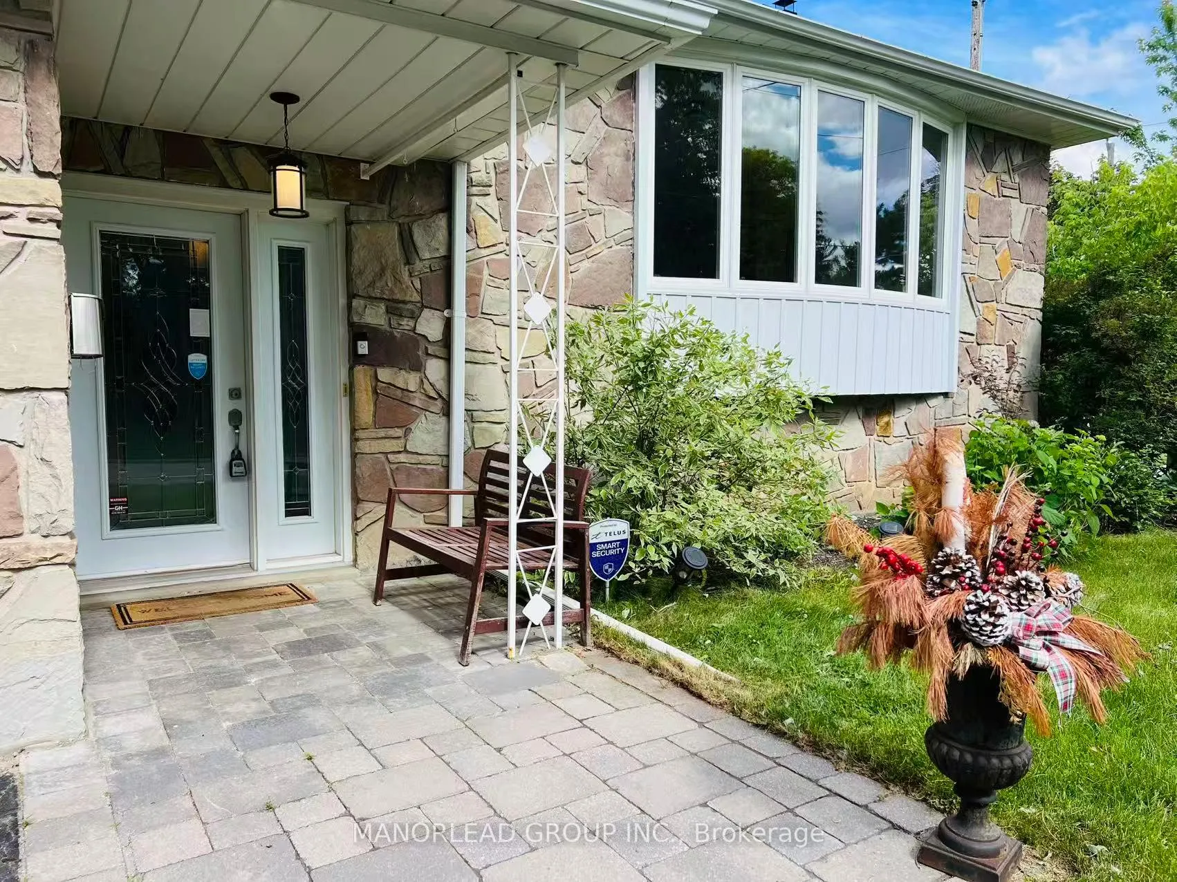 Photo 3 of 10 Greenyards Drive, North York, Newtonbrook East — HOMEH