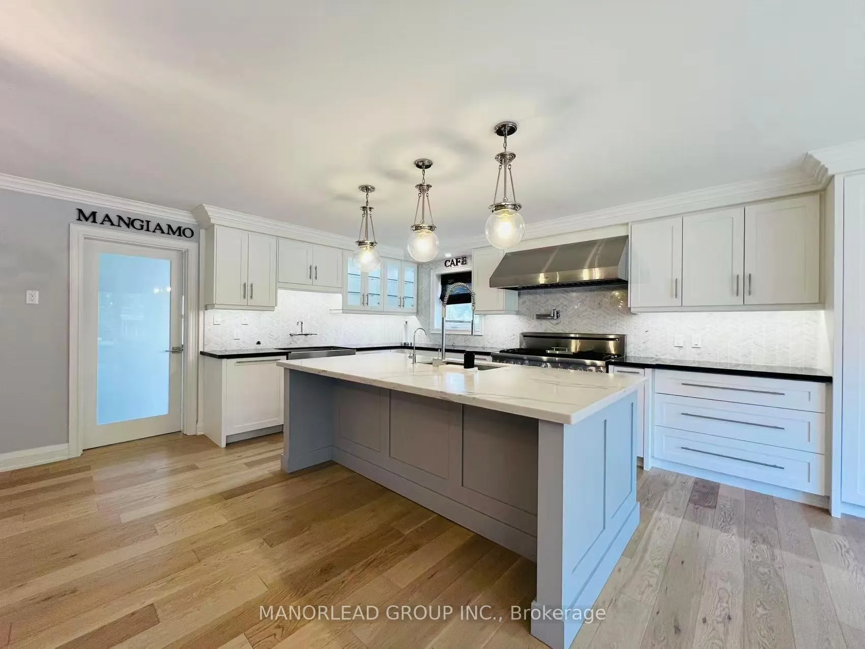 Photo 4 of 10 Greenyards Drive, North York, Newtonbrook East — HOMEH