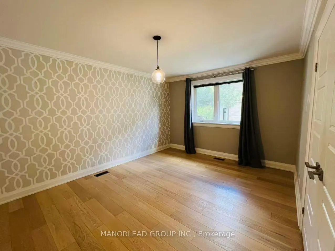 Photo 14 of 10 Greenyards Drive, North York, Newtonbrook East — HOMEH
