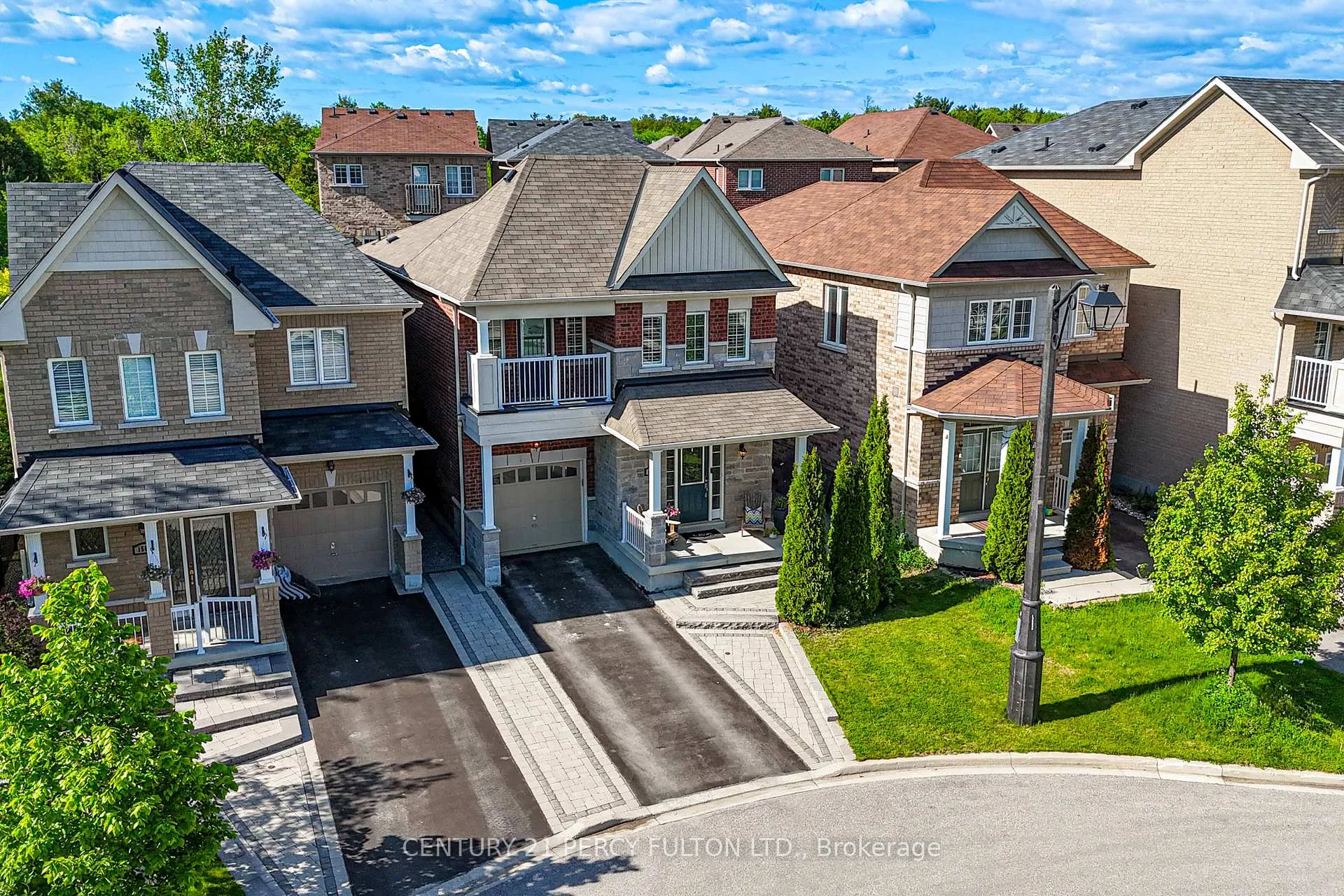 Photo 2 of 1564 Brandy Court, Pickering, Duffin Heights — HOMEH