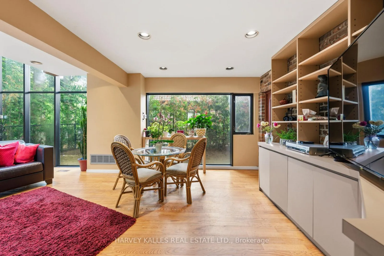 Photo 8 of 1 Vyner Road, North York, St. Andrew-Windfields — HOMEH
