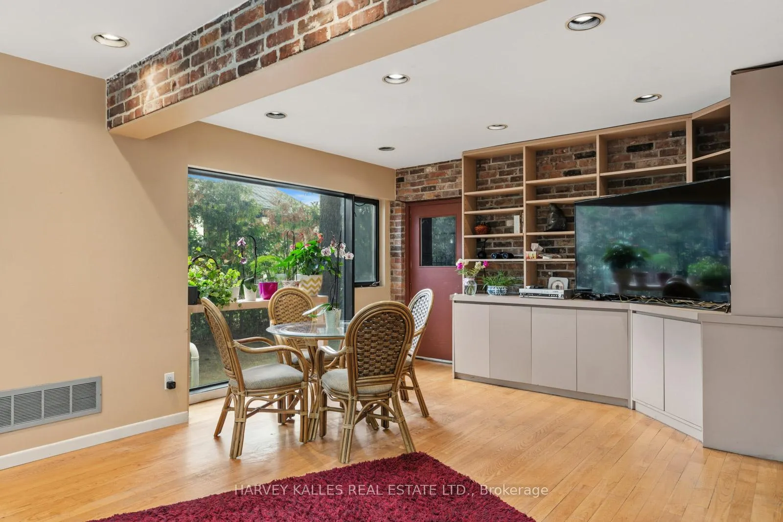 Photo 10 of 1 Vyner Road, North York, St. Andrew-Windfields — HOMEH