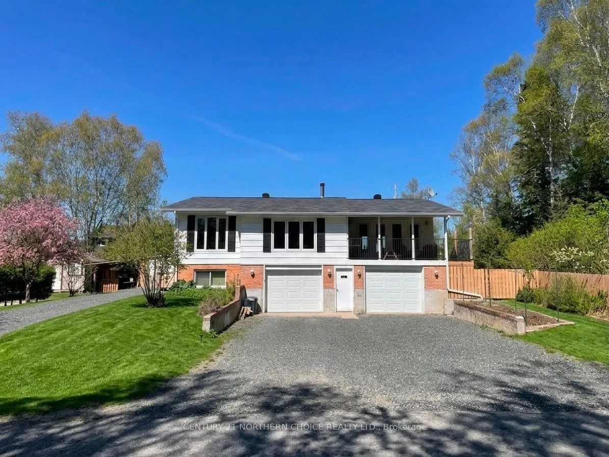 Photo 3 of 6 Beech Crescent, Ear Falls — HOMEH