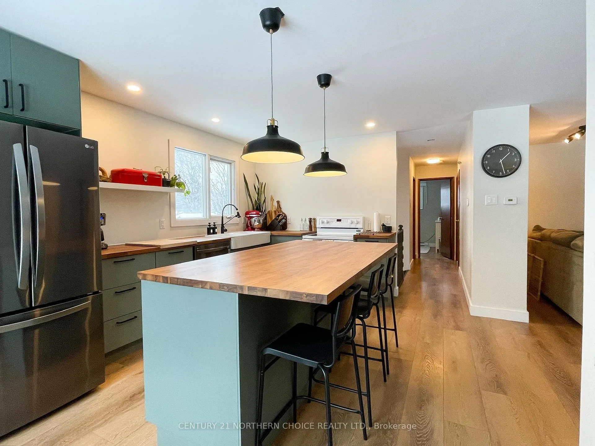 Photo 8 of 6 Beech Crescent, Ear Falls — HOMEH