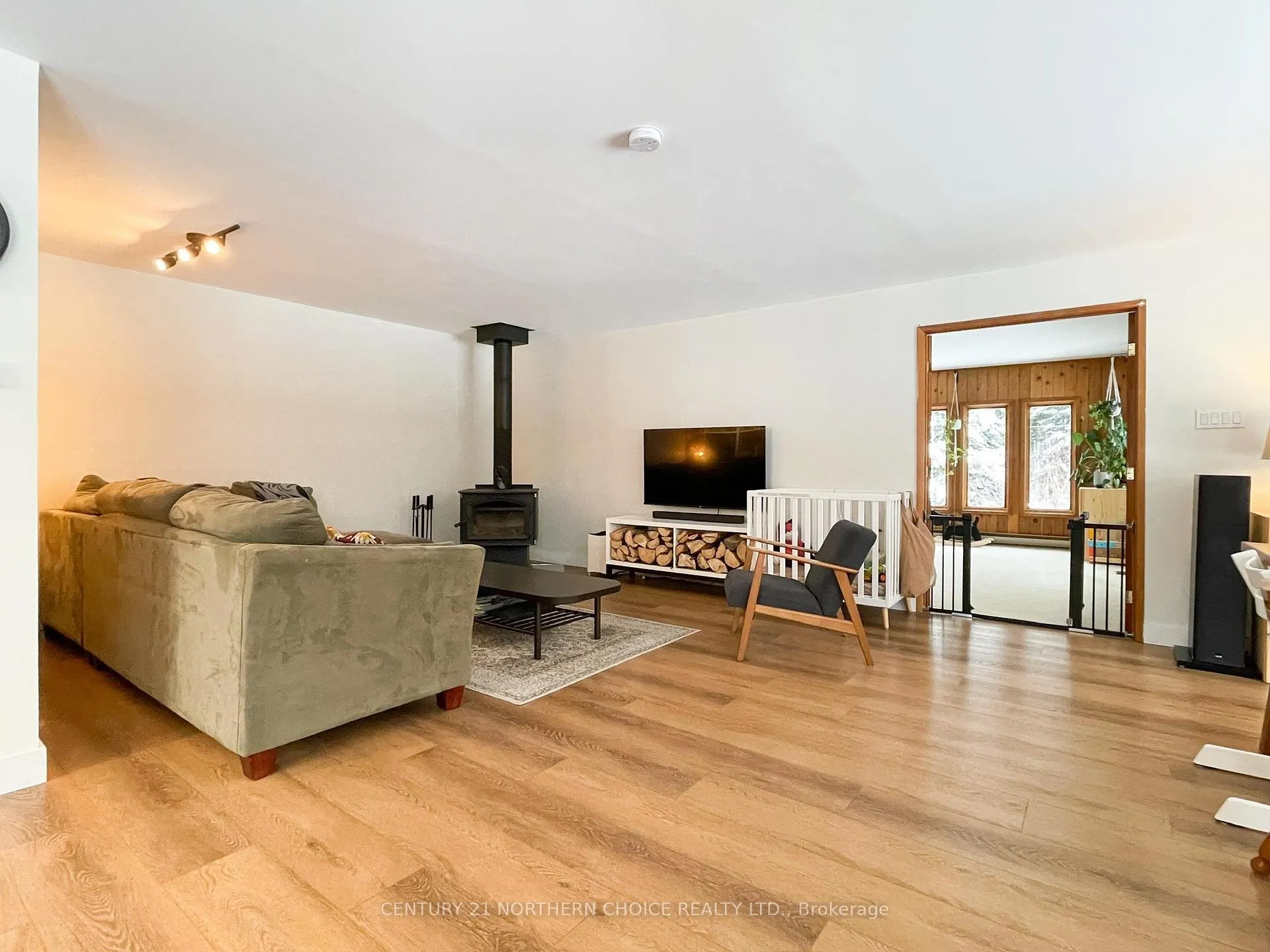 Photo 9 of 6 Beech Crescent, Ear Falls — HOMEH