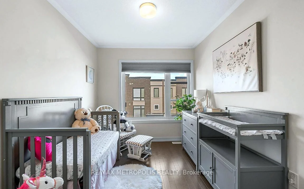 Photo 3 of 2521 Castlegate Crossing, Pickering, Duffin Heights — HOMEH