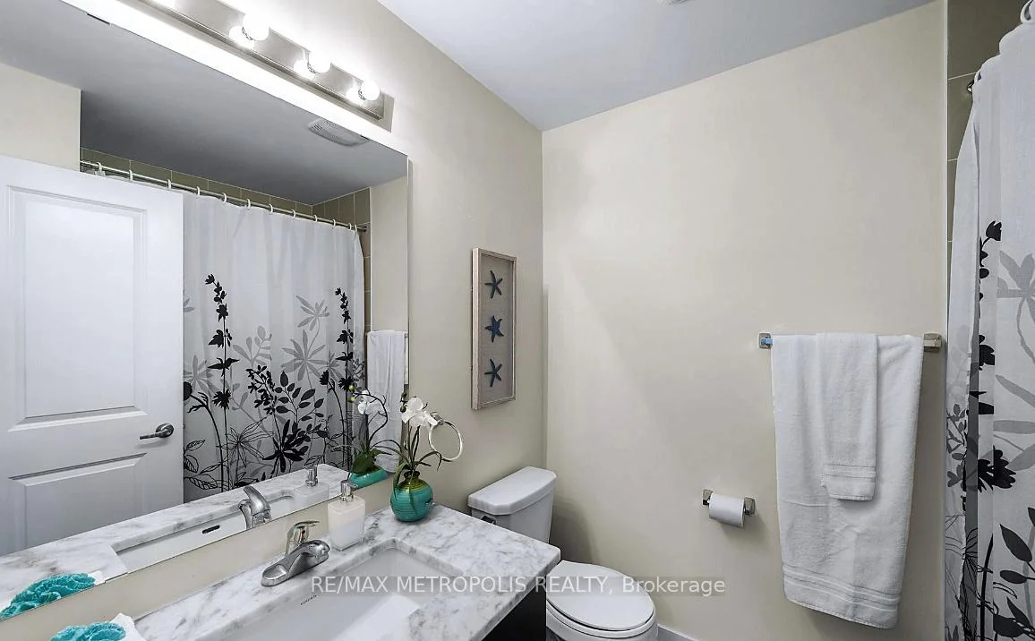 Photo 4 of 2521 Castlegate Crossing, Pickering, Duffin Heights — HOMEH