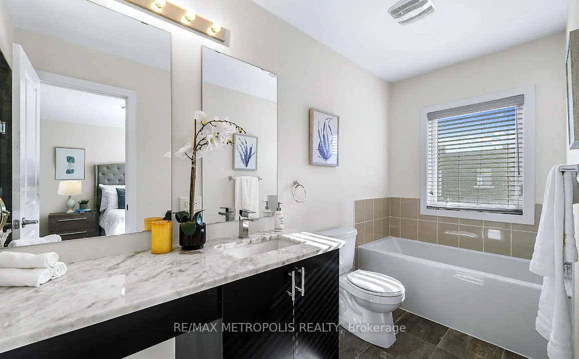 Photo 6 of 2521 Castlegate Crossing, Pickering, Duffin Heights — HOMEH