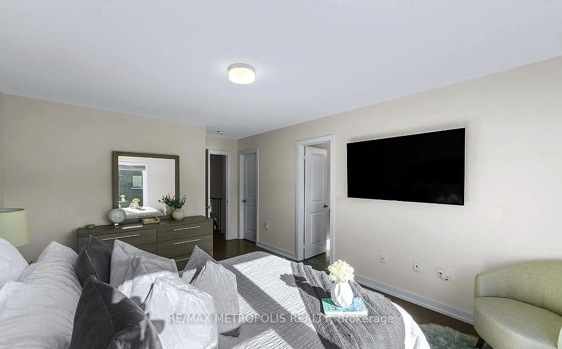 Photo 16 of 2521 Castlegate Crossing, Pickering, Duffin Heights — HOMEH