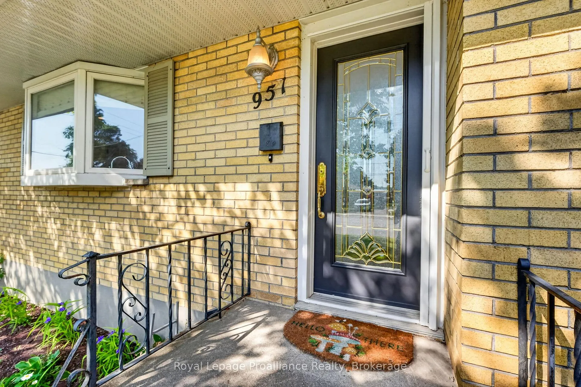 Photo 4 of 951 D'Arcy Street, Cobourg — HOMEH
