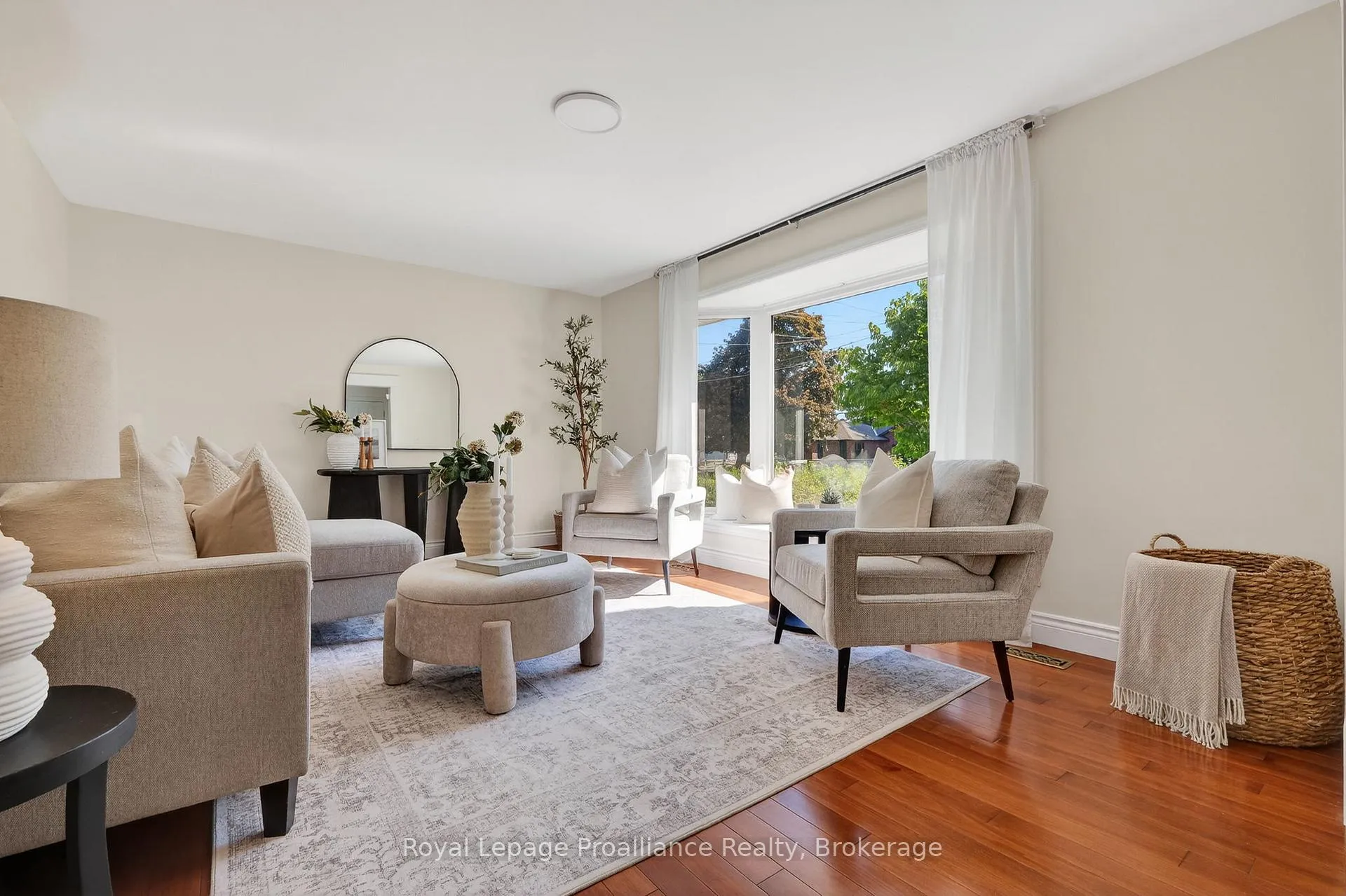 Photo 6 of 951 D'Arcy Street, Cobourg — HOMEH