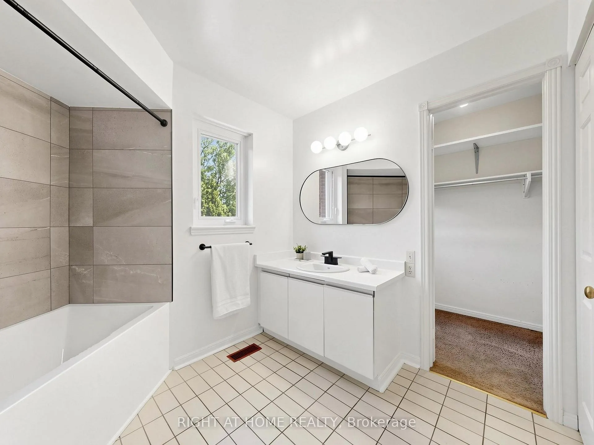 Photo 25 of Unit 14, 20 Budgell Terrace, Toronto, High Park-Swansea — HOMEH