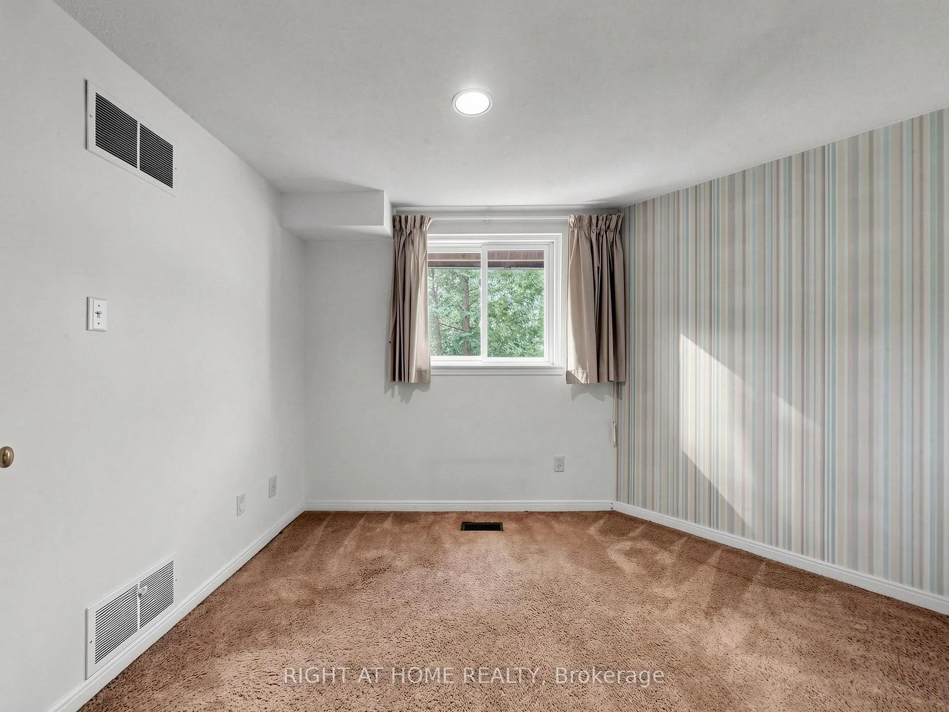 Photo 29 of Unit 14, 20 Budgell Terrace, Toronto, High Park-Swansea — HOMEH