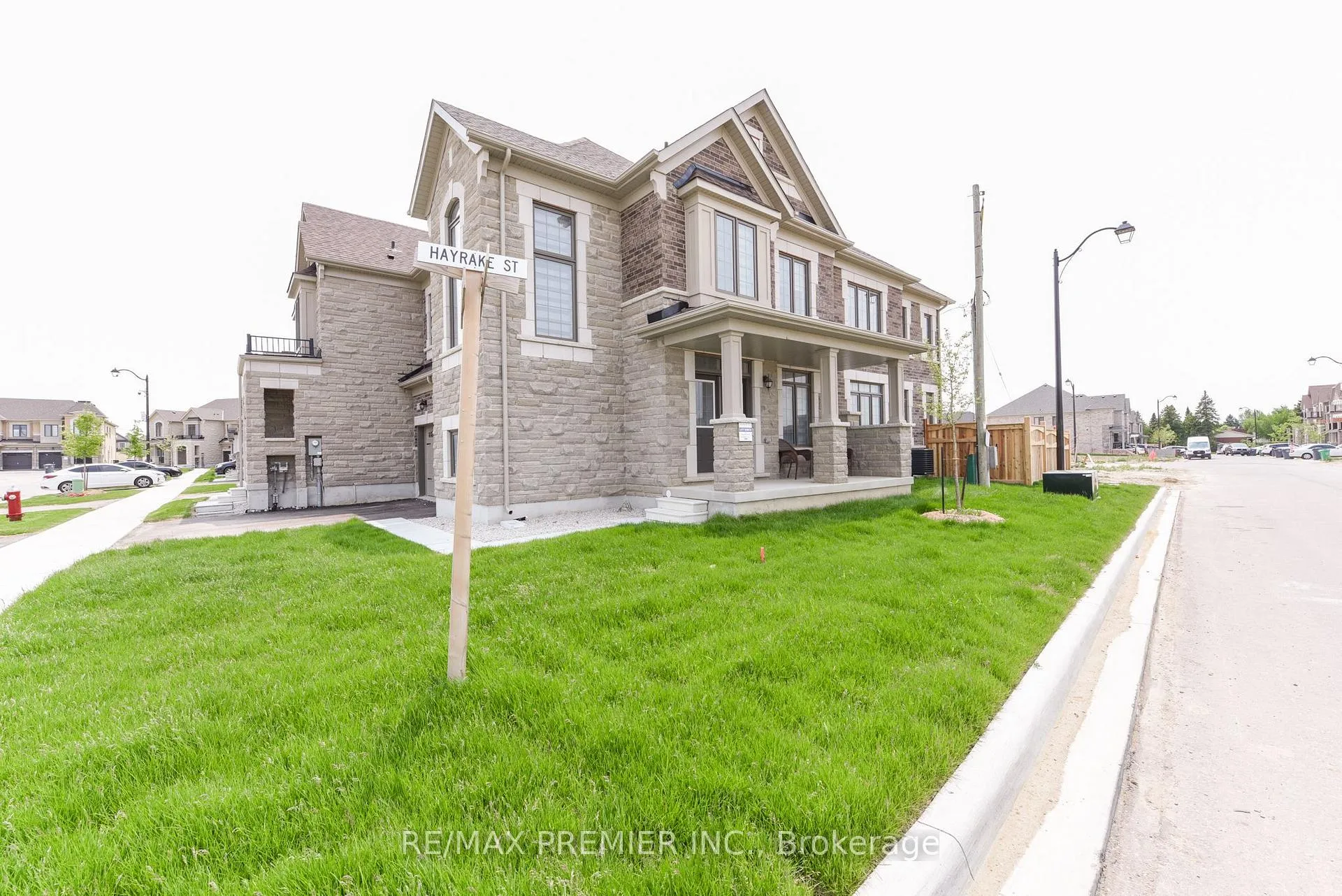 Photo 1 of 215 Hayrake Street, Brampton, Snelgrove — HOMEH