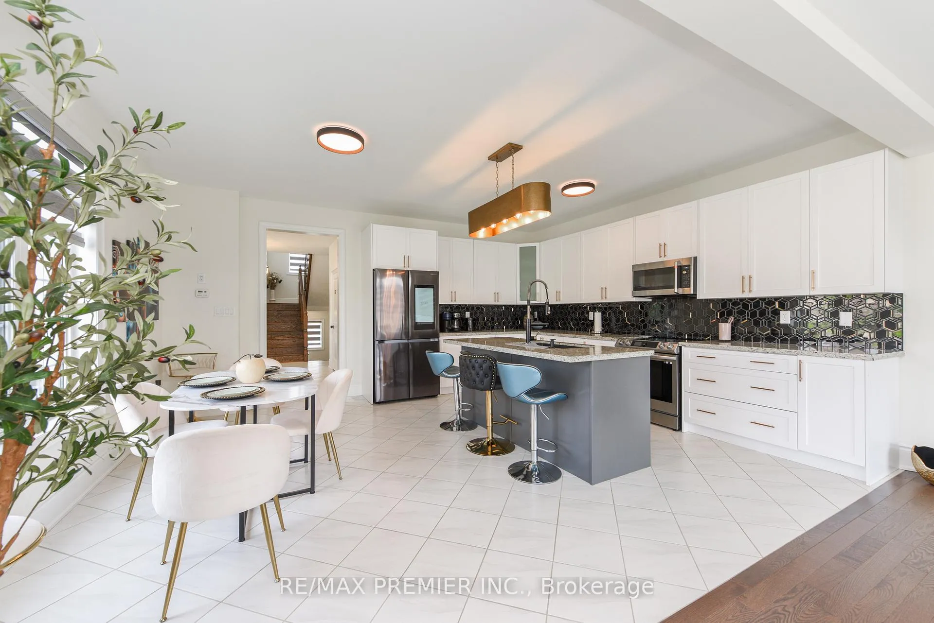 Photo 12 of 215 Hayrake Street, Brampton, Snelgrove — HOMEH
