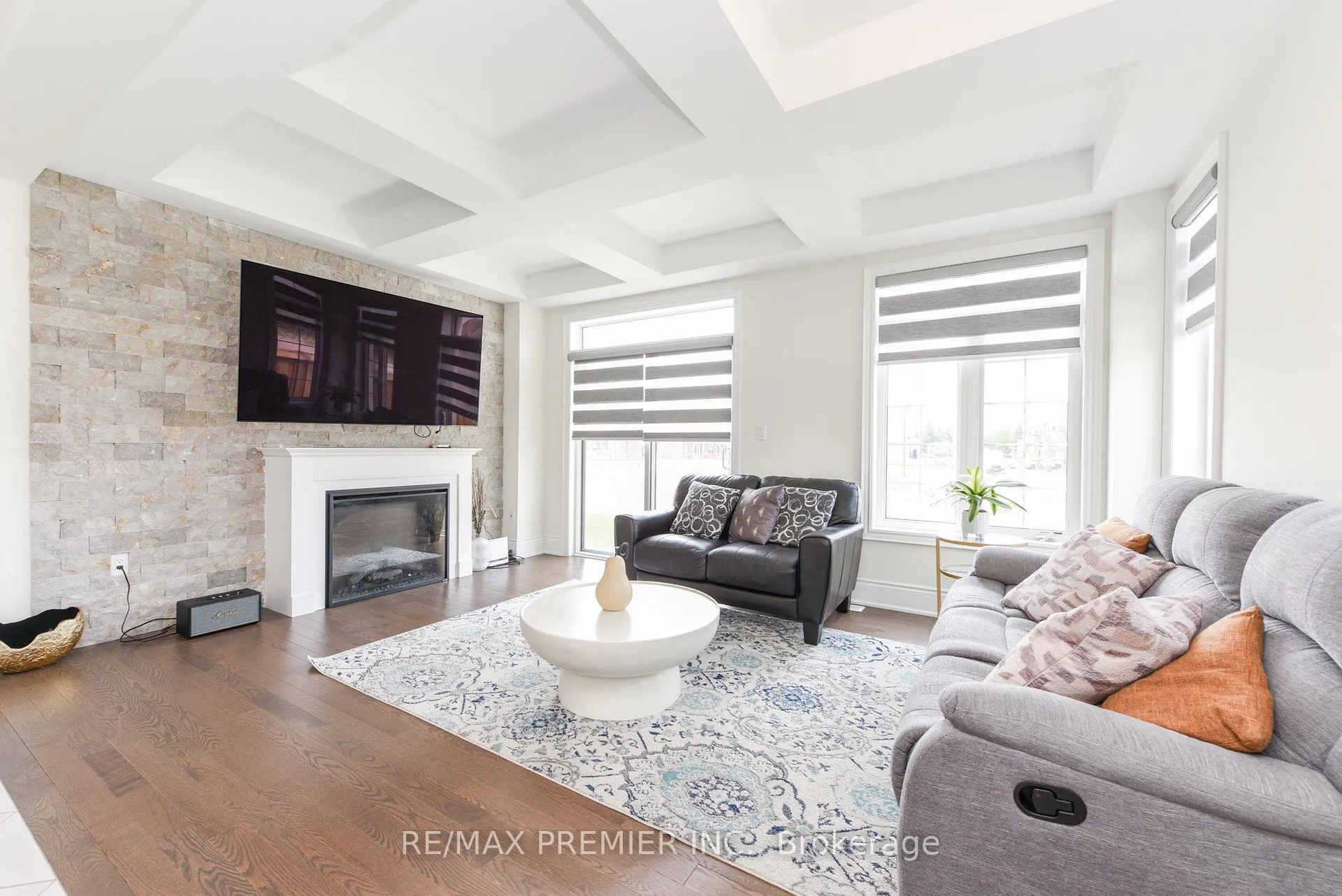 Photo 15 of 215 Hayrake Street, Brampton, Snelgrove — HOMEH