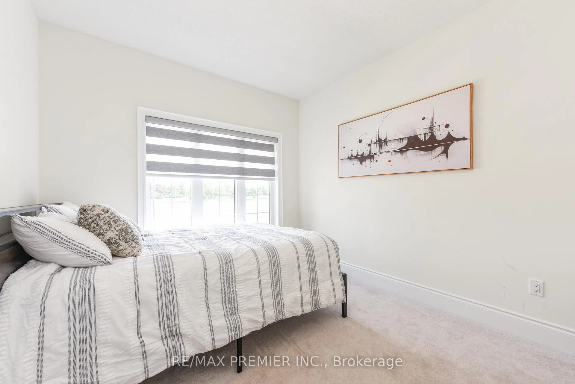 Photo 17 of 215 Hayrake Street, Brampton, Snelgrove — HOMEH