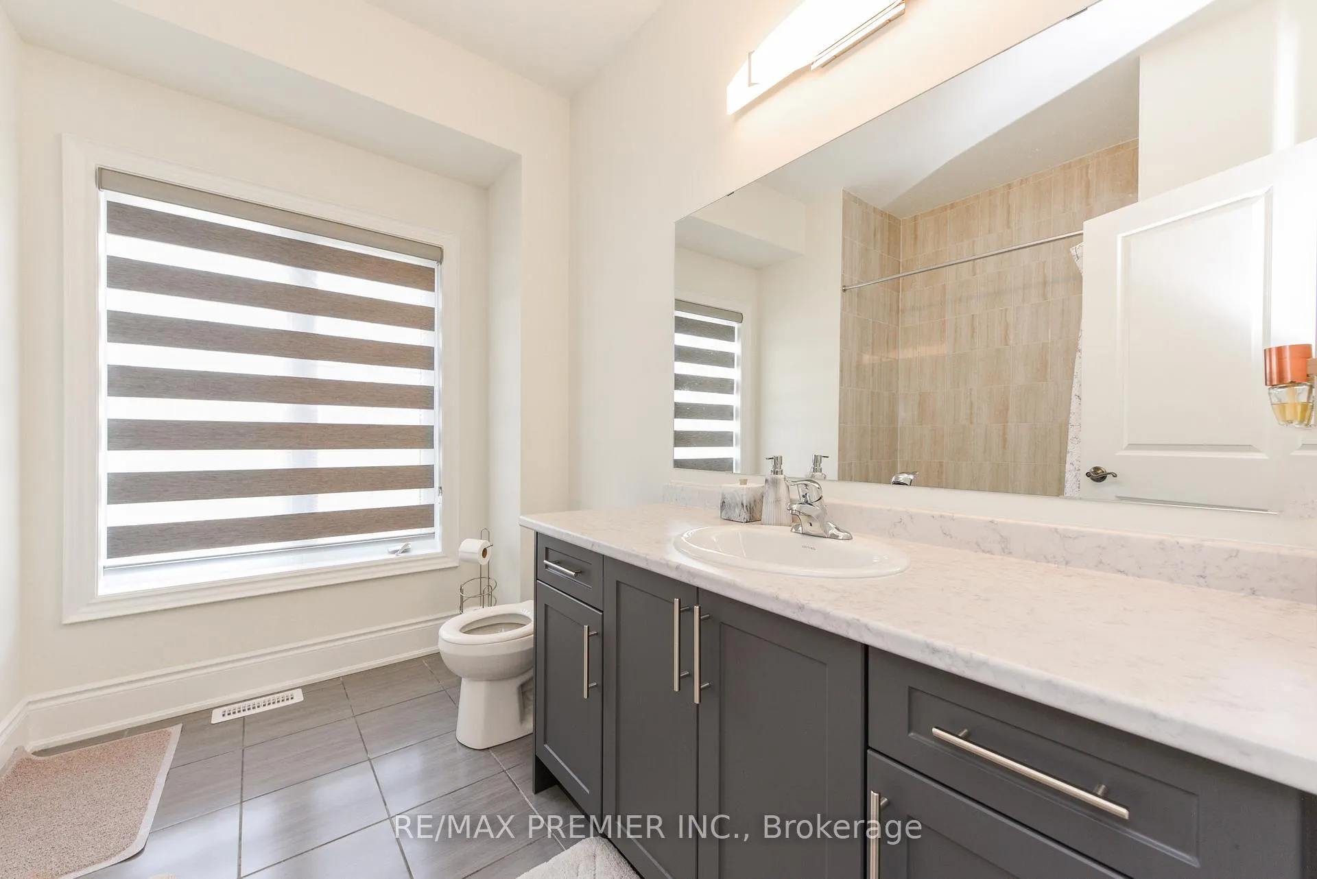 Photo 20 of 215 Hayrake Street, Brampton, Snelgrove — HOMEH