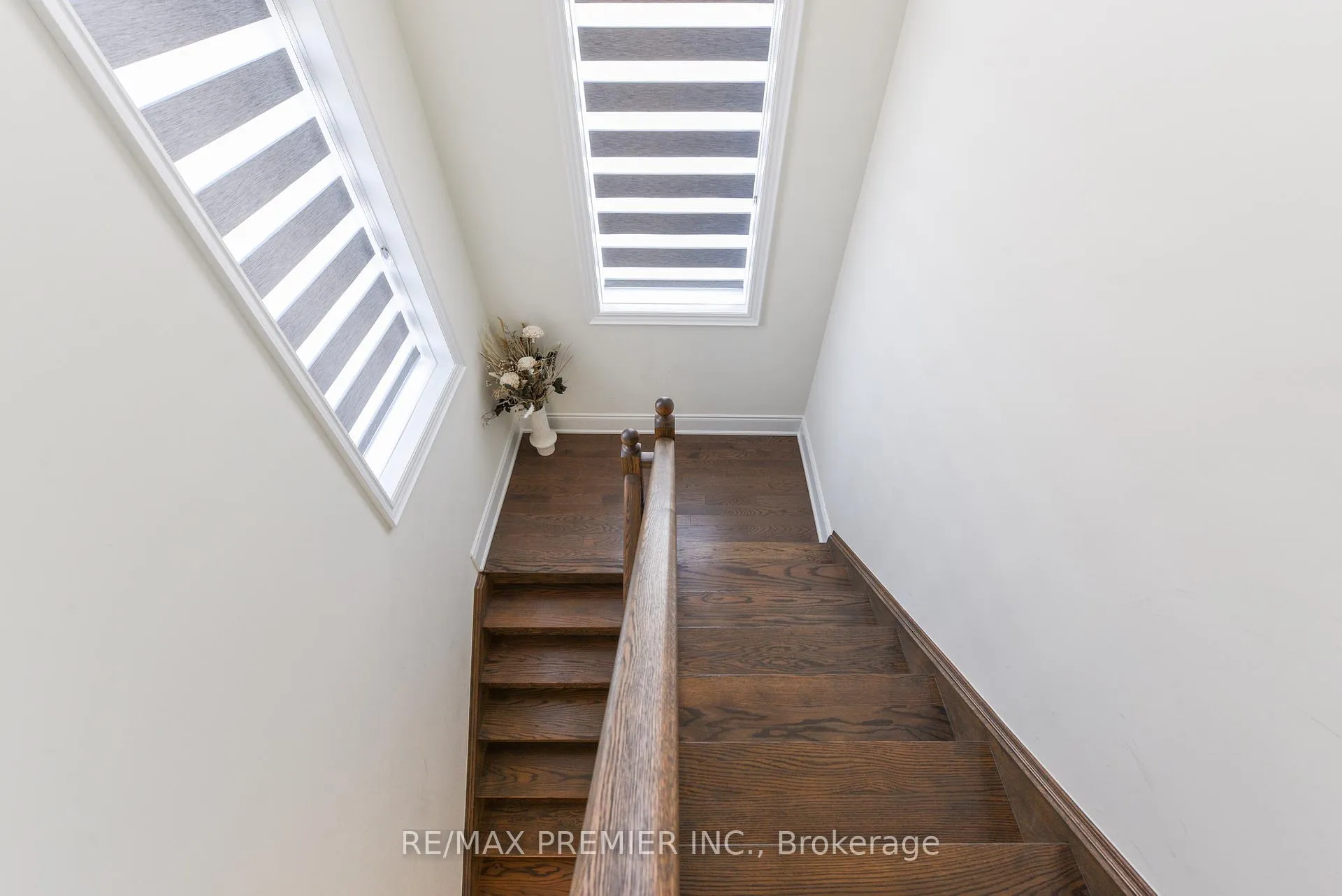 Photo 25 of 215 Hayrake Street, Brampton, Snelgrove — HOMEH