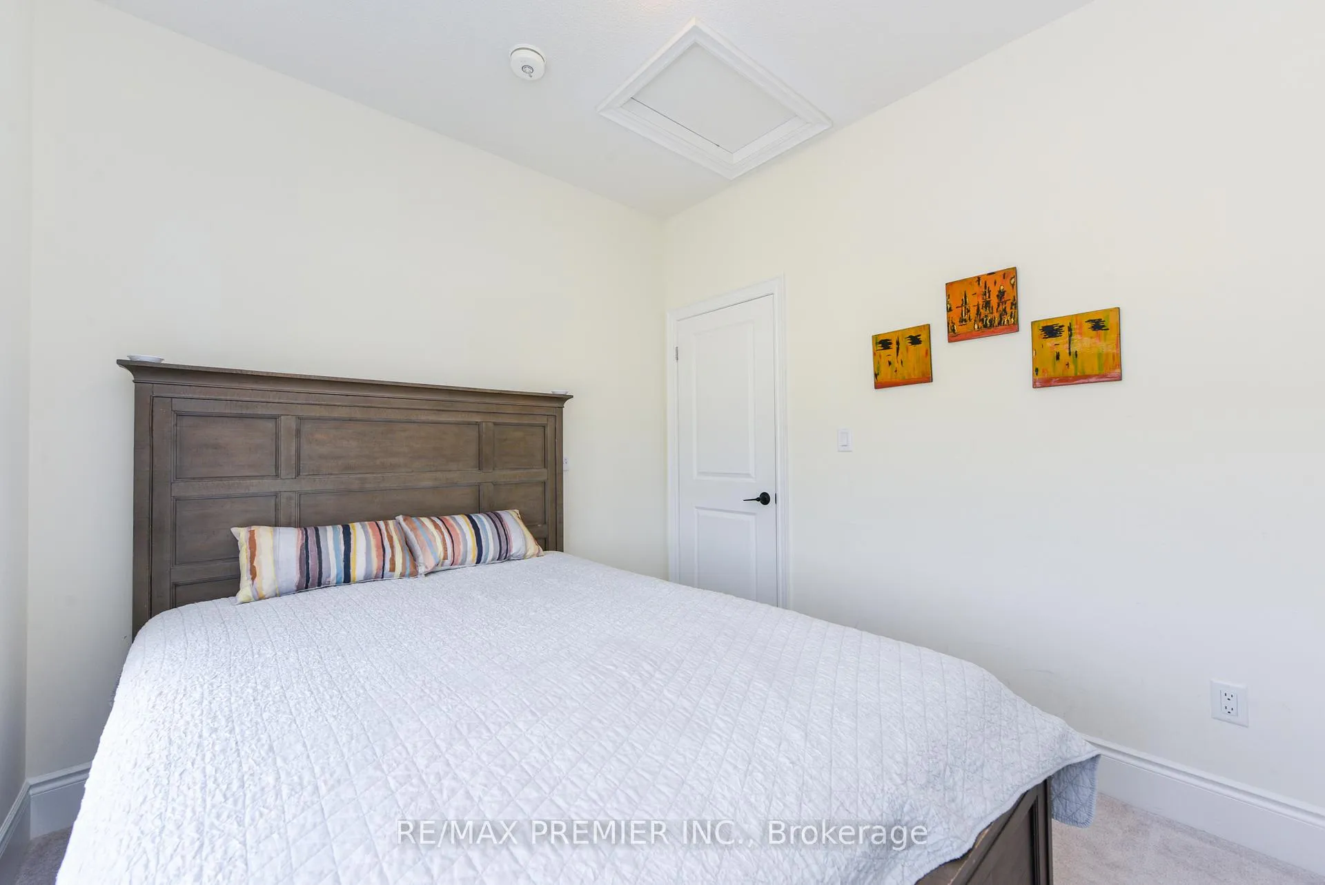 Photo 36 of 215 Hayrake Street, Brampton, Snelgrove — HOMEH