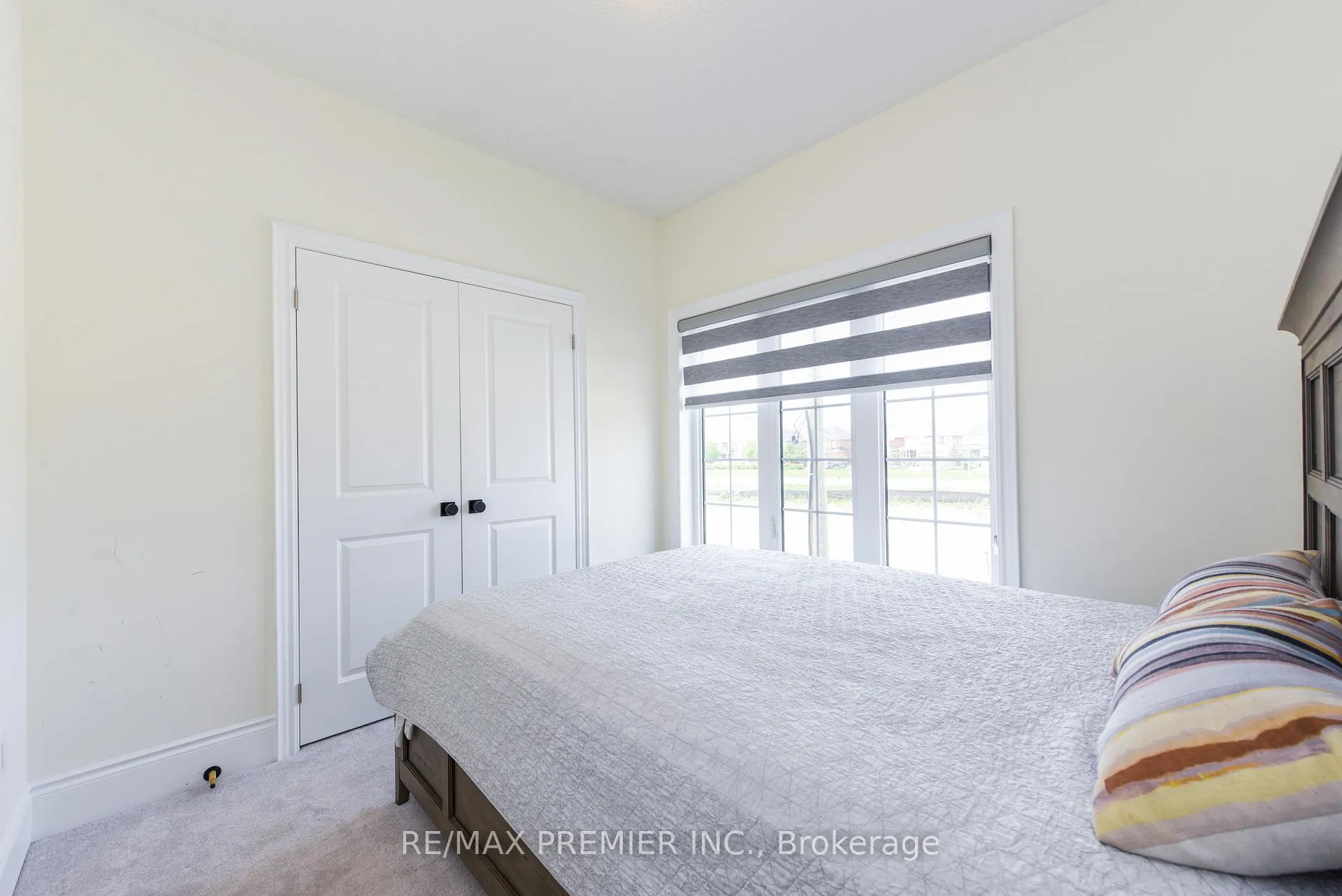 Photo 37 of 215 Hayrake Street, Brampton, Snelgrove — HOMEH