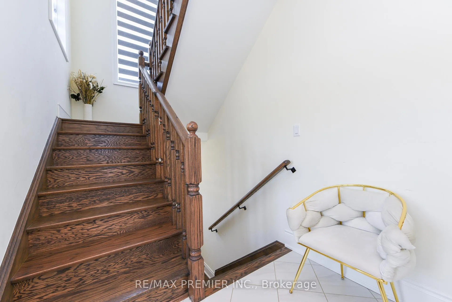 Photo 38 of 215 Hayrake Street, Brampton, Snelgrove — HOMEH