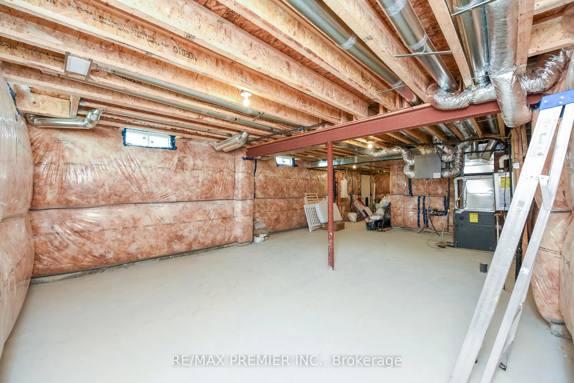 Photo 41 of 215 Hayrake Street, Brampton, Snelgrove — HOMEH