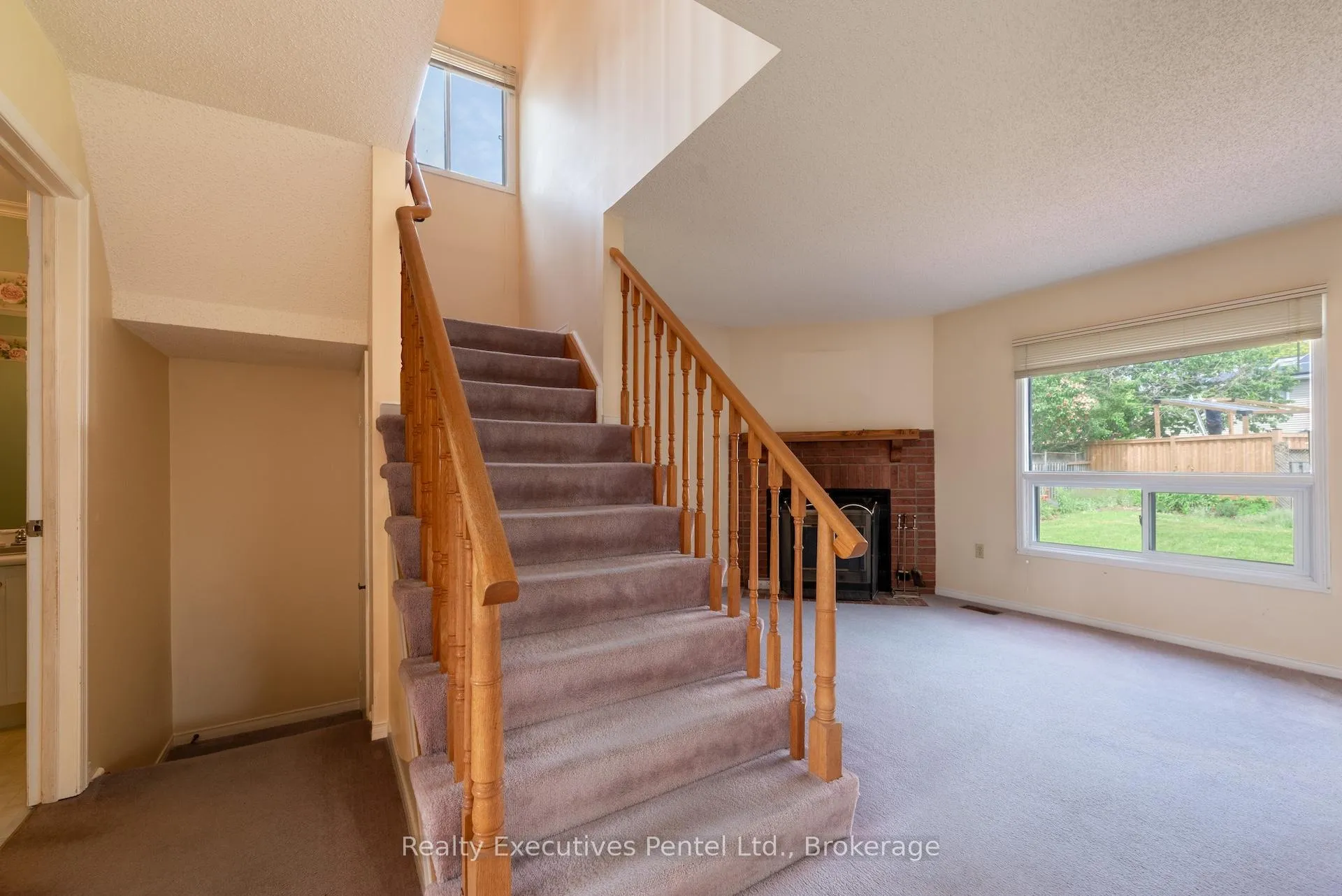 Photo 6 of 949 Cornell Crescent, Cobourg — HOMEH