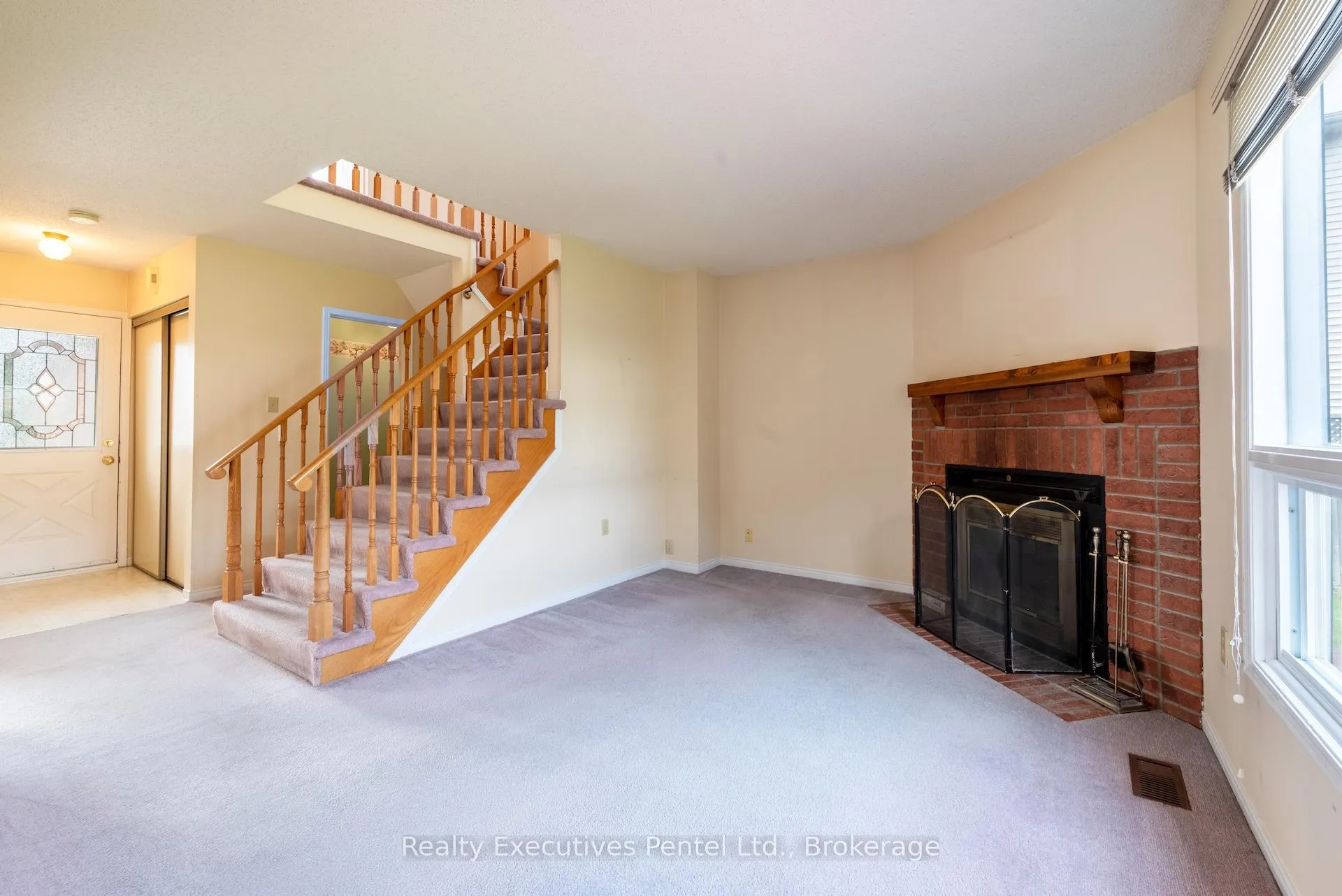 Photo 8 of 949 Cornell Crescent, Cobourg — HOMEH