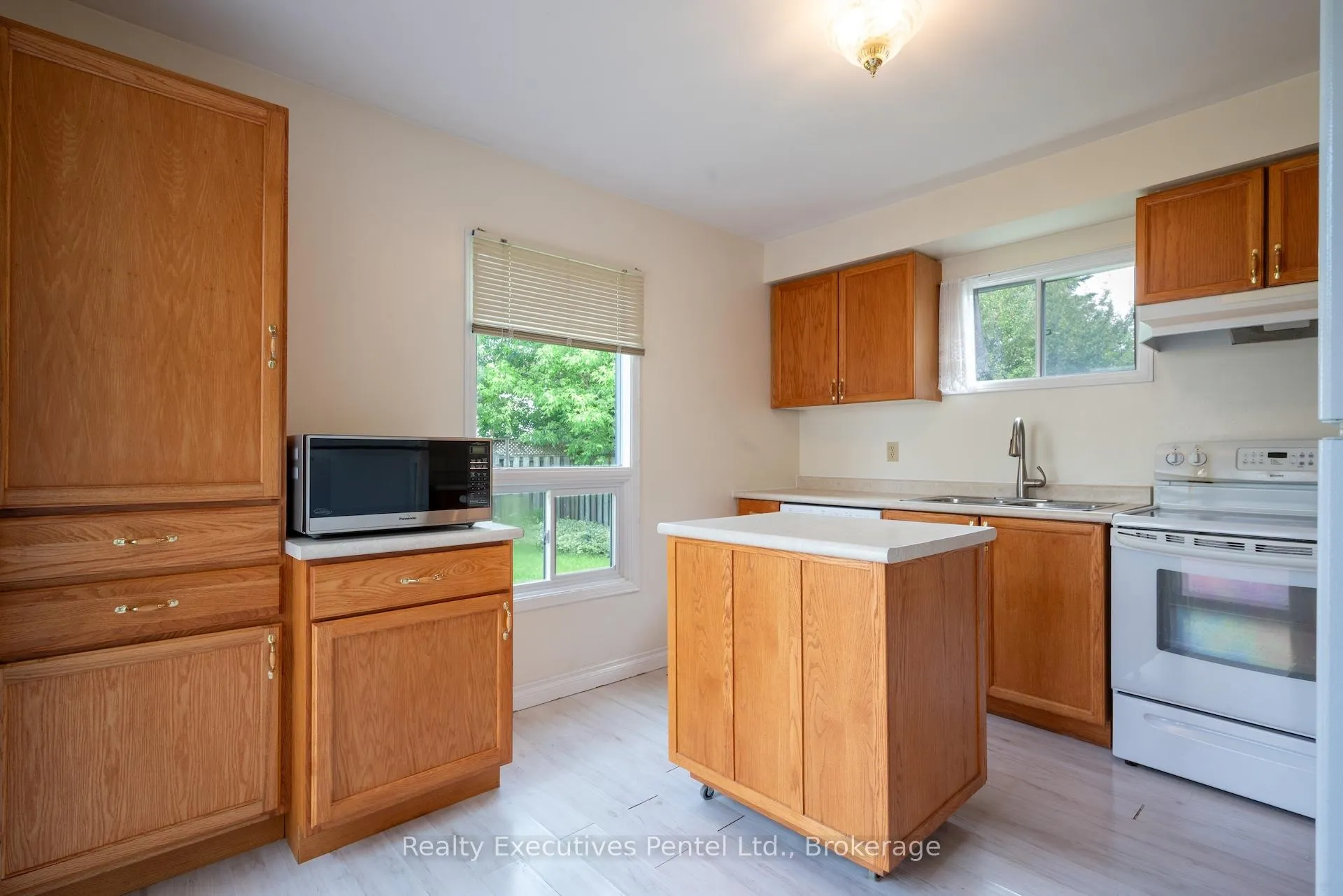 Photo 9 of 949 Cornell Crescent, Cobourg — HOMEH