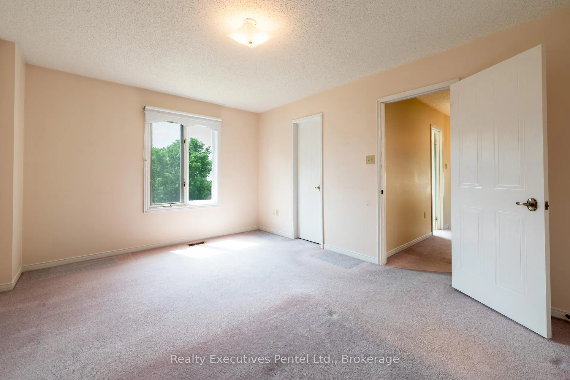 Photo 15 of 949 Cornell Crescent, Cobourg — HOMEH
