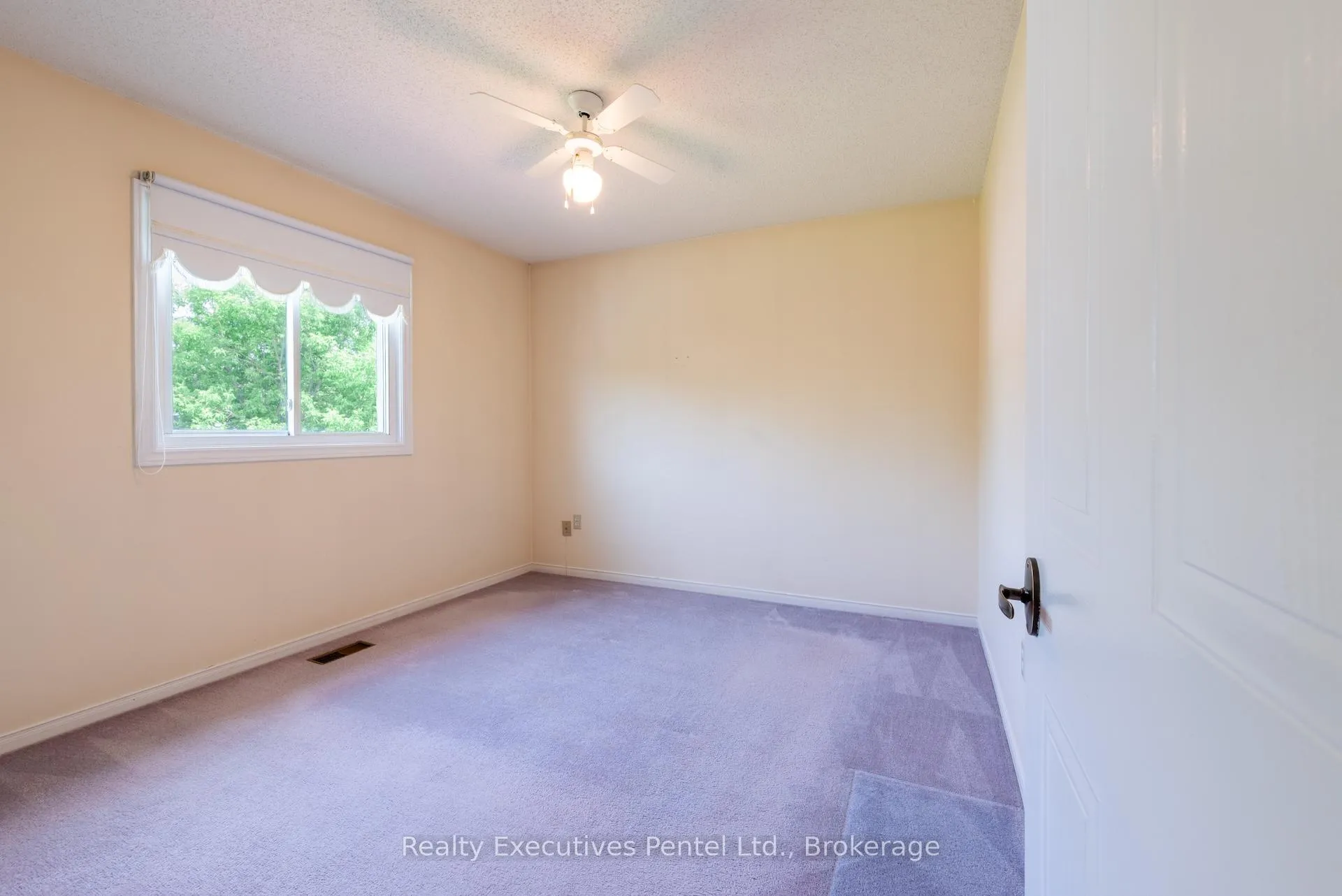 Photo 18 of 949 Cornell Crescent, Cobourg — HOMEH