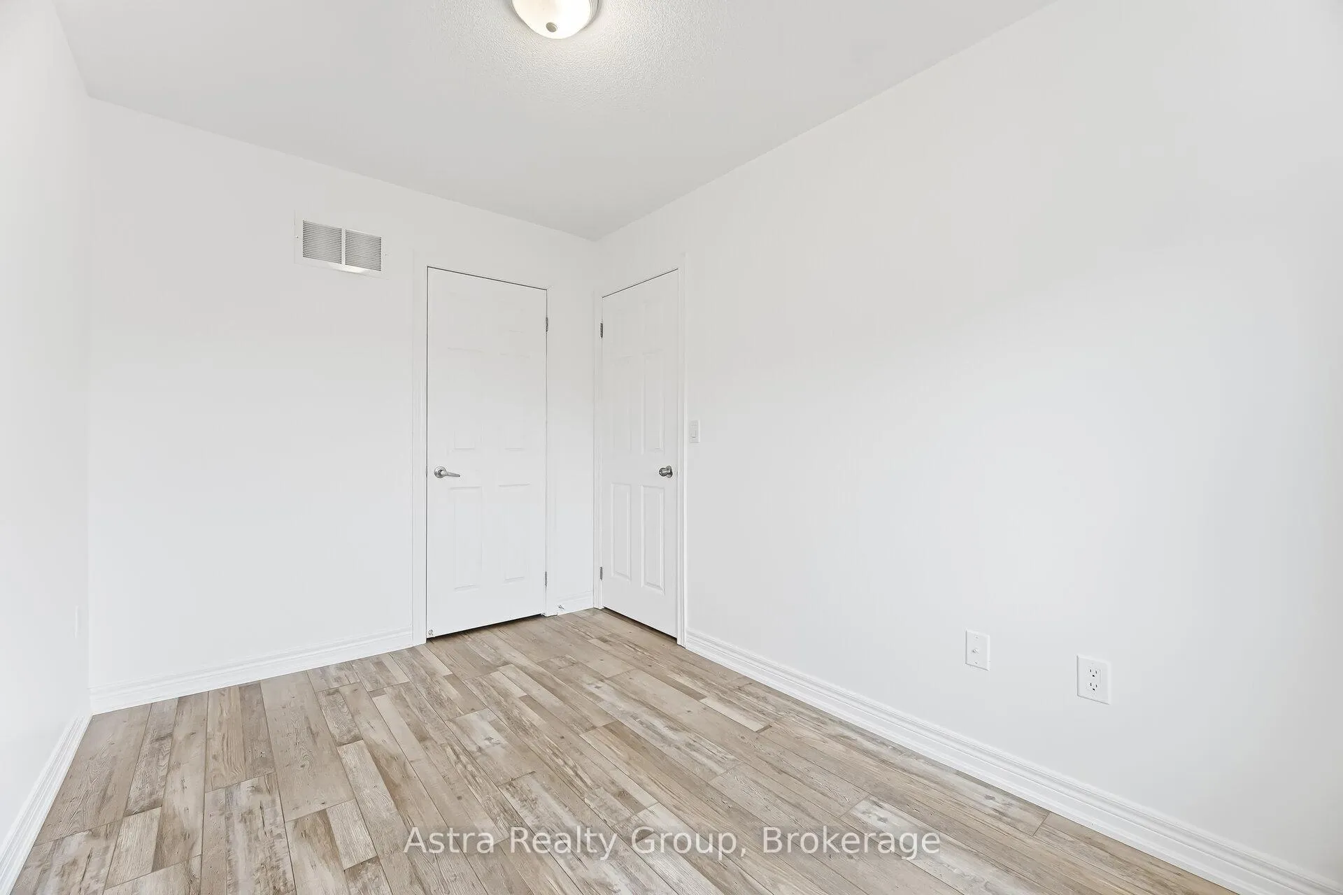 Photo 25 of 4731 Highway 7, Vaughan, East Woodbridge — HOMEH