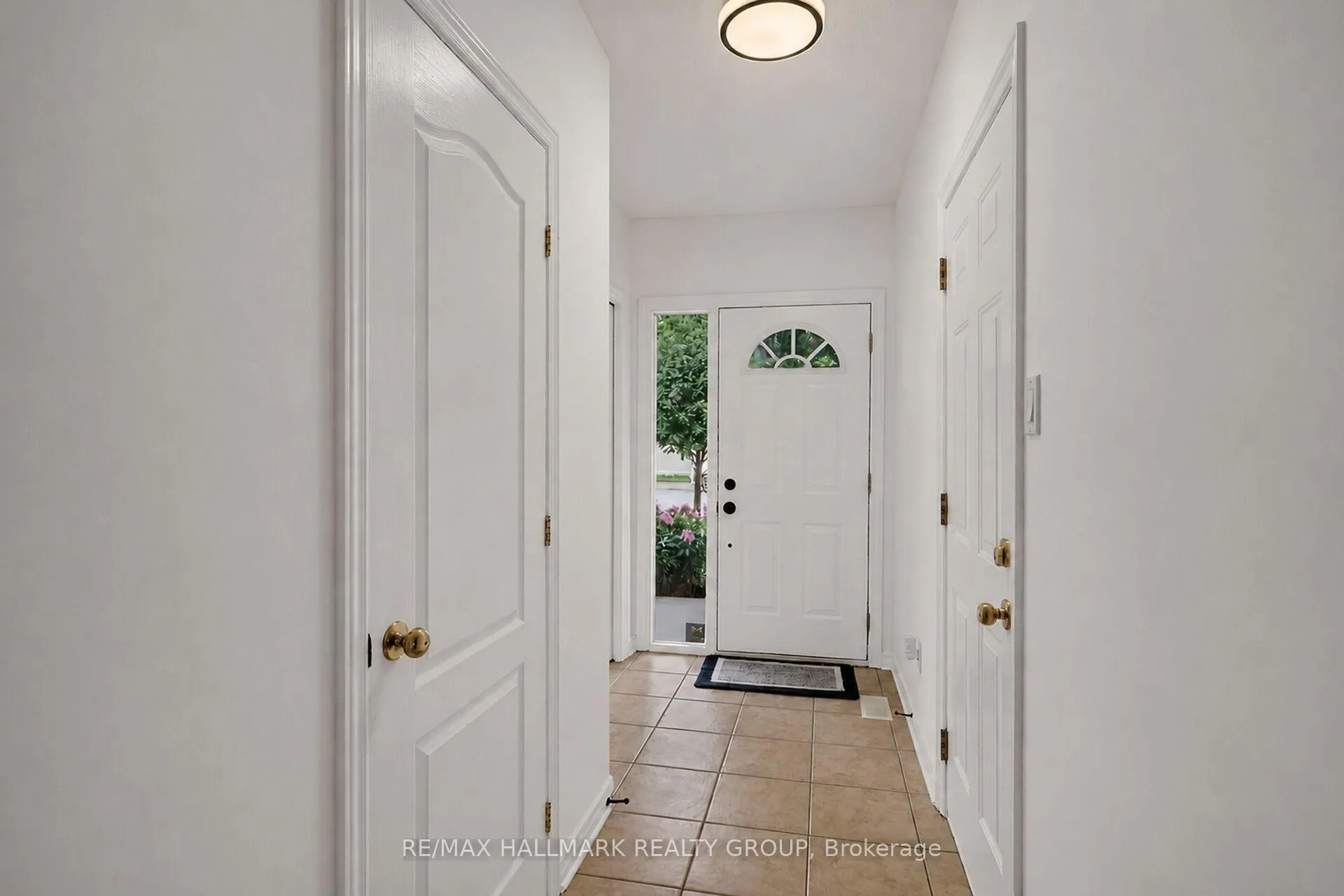 Photo 4 of 258 Deerfox Drive, Ottawa, Barrhaven - Longfields — HOMEH