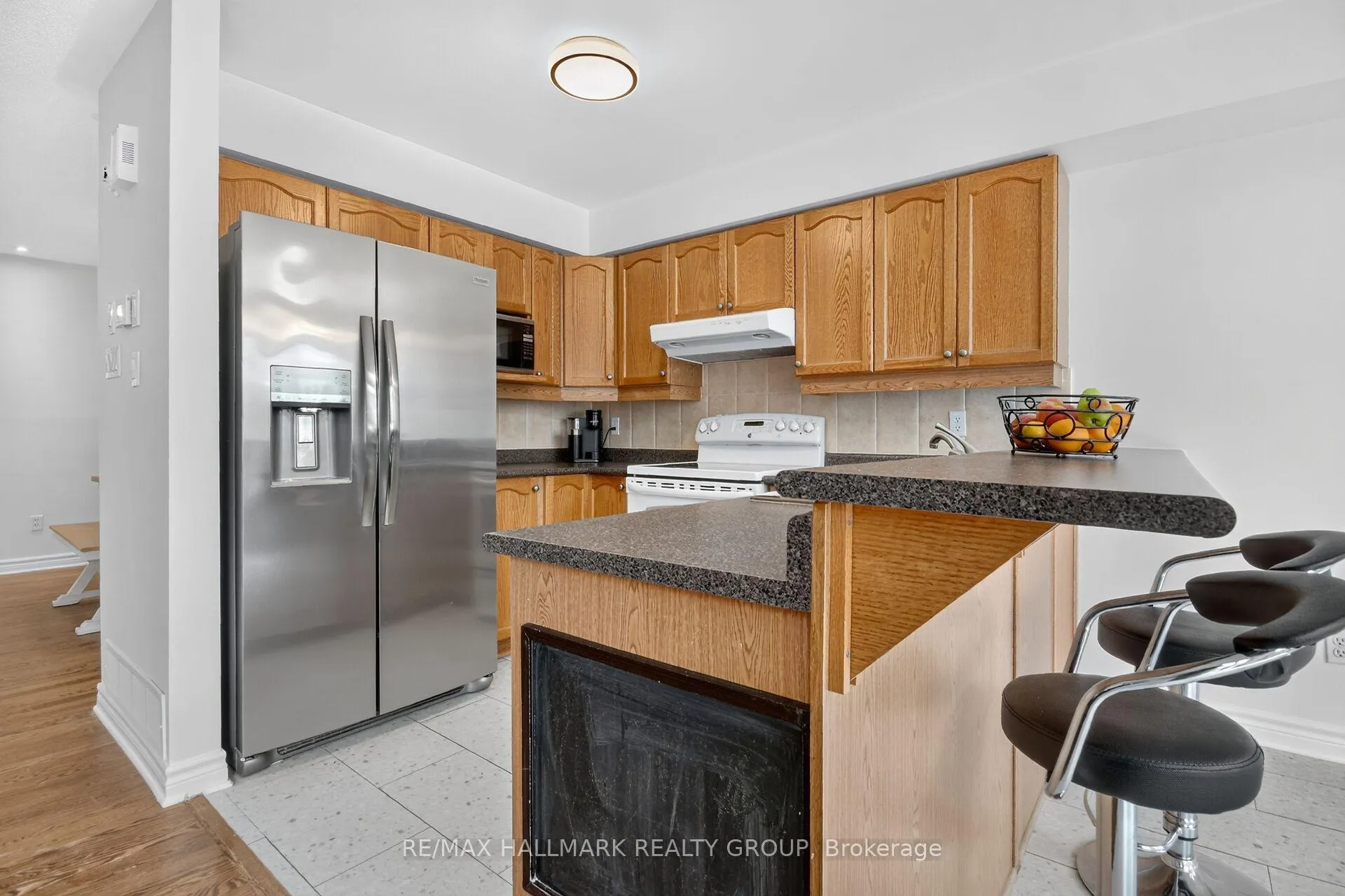 Photo 11 of 258 Deerfox Drive, Ottawa, Barrhaven - Longfields — HOMEH