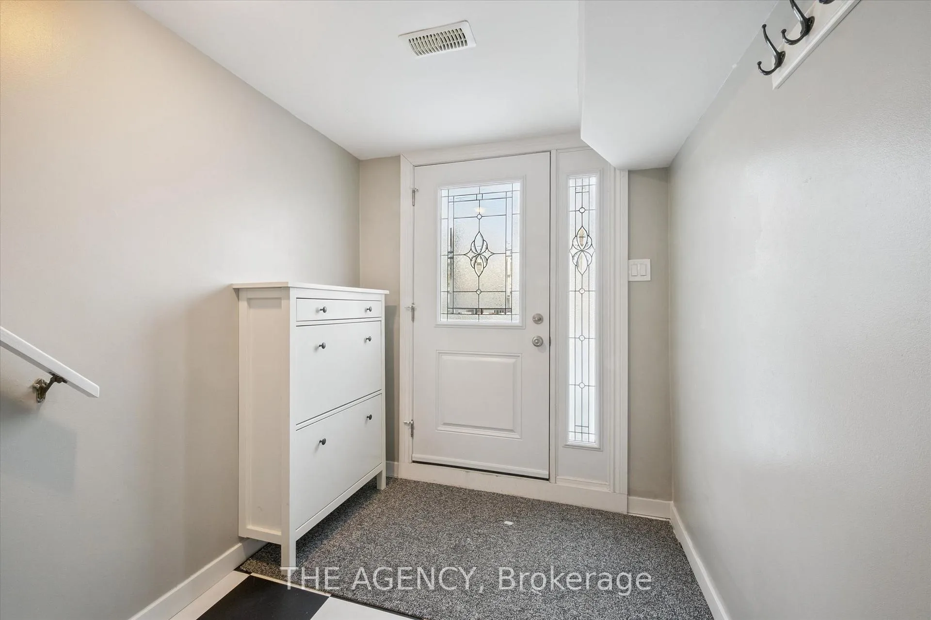 Photo 2 of 126 Queen Street E, Cambridge — HOMEH