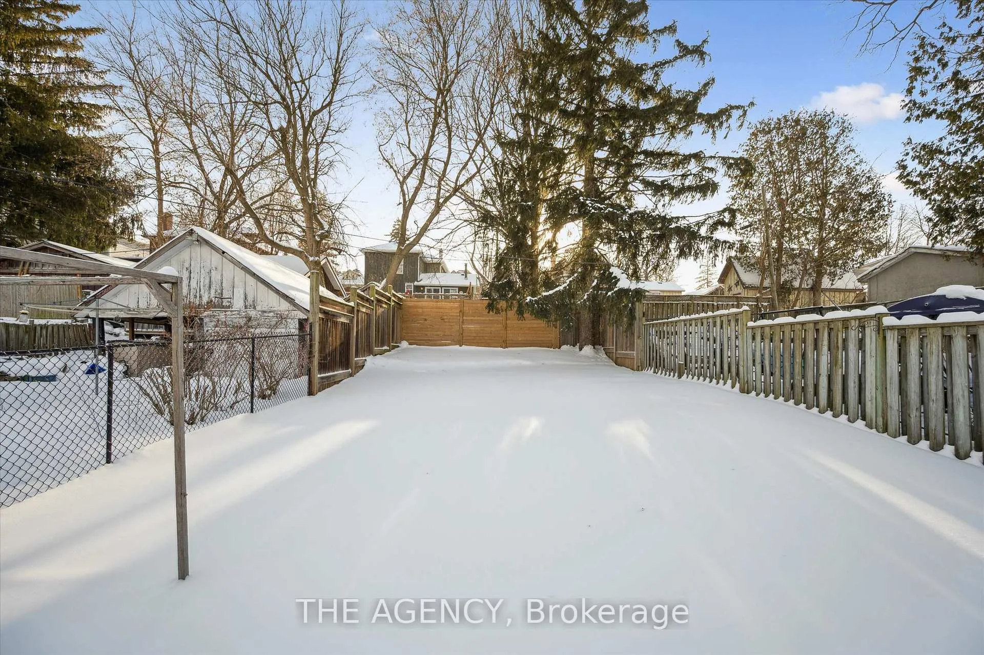 Photo 17 of 126 Queen Street E, Cambridge — HOMEH