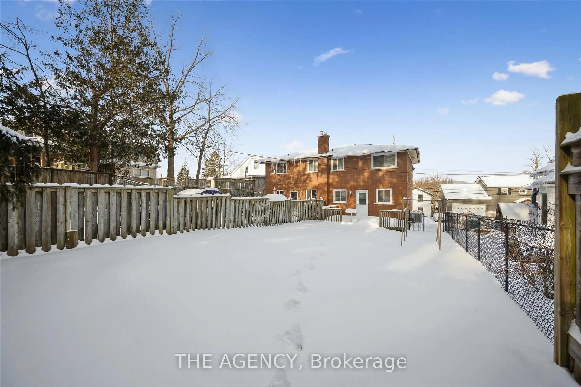 Photo 19 of 126 Queen Street E, Cambridge — HOMEH