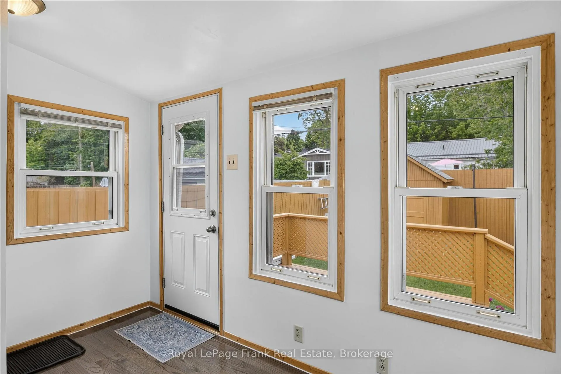 Photo 9 of 500 Glengarry Avenue, Peterborough, Northcrest Ward 5 — HOMEH