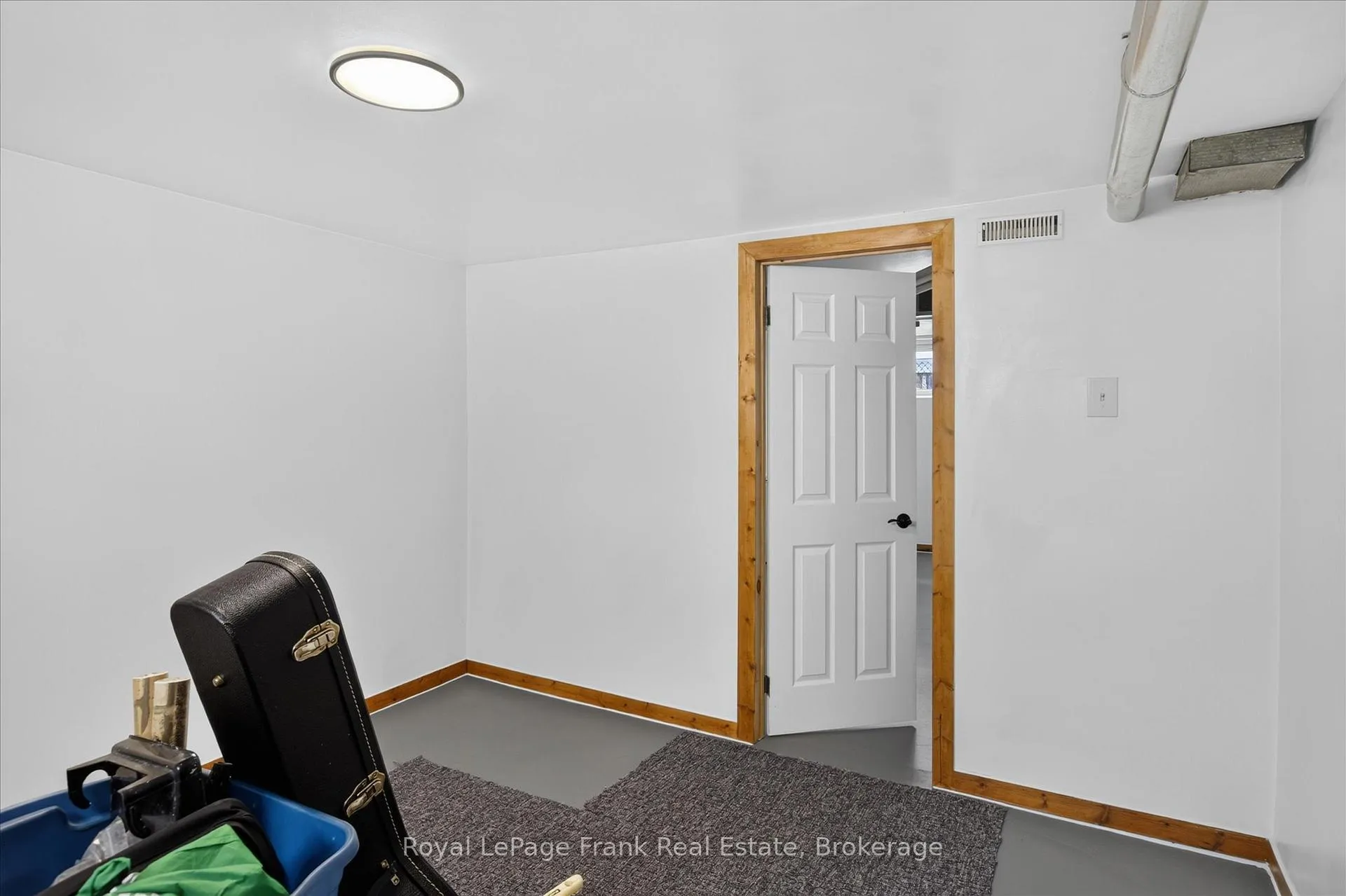 Photo 16 of 500 Glengarry Avenue, Peterborough, Northcrest Ward 5 — HOMEH