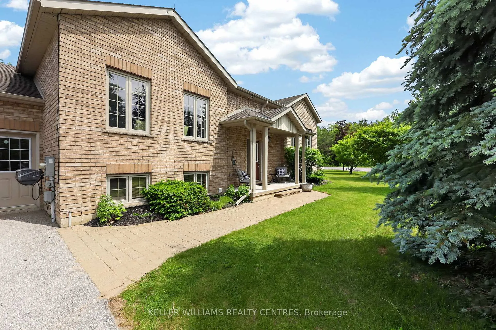 Photo 2 of 1655 St. John's Road, Innisfil, Alcona — HOMEH
