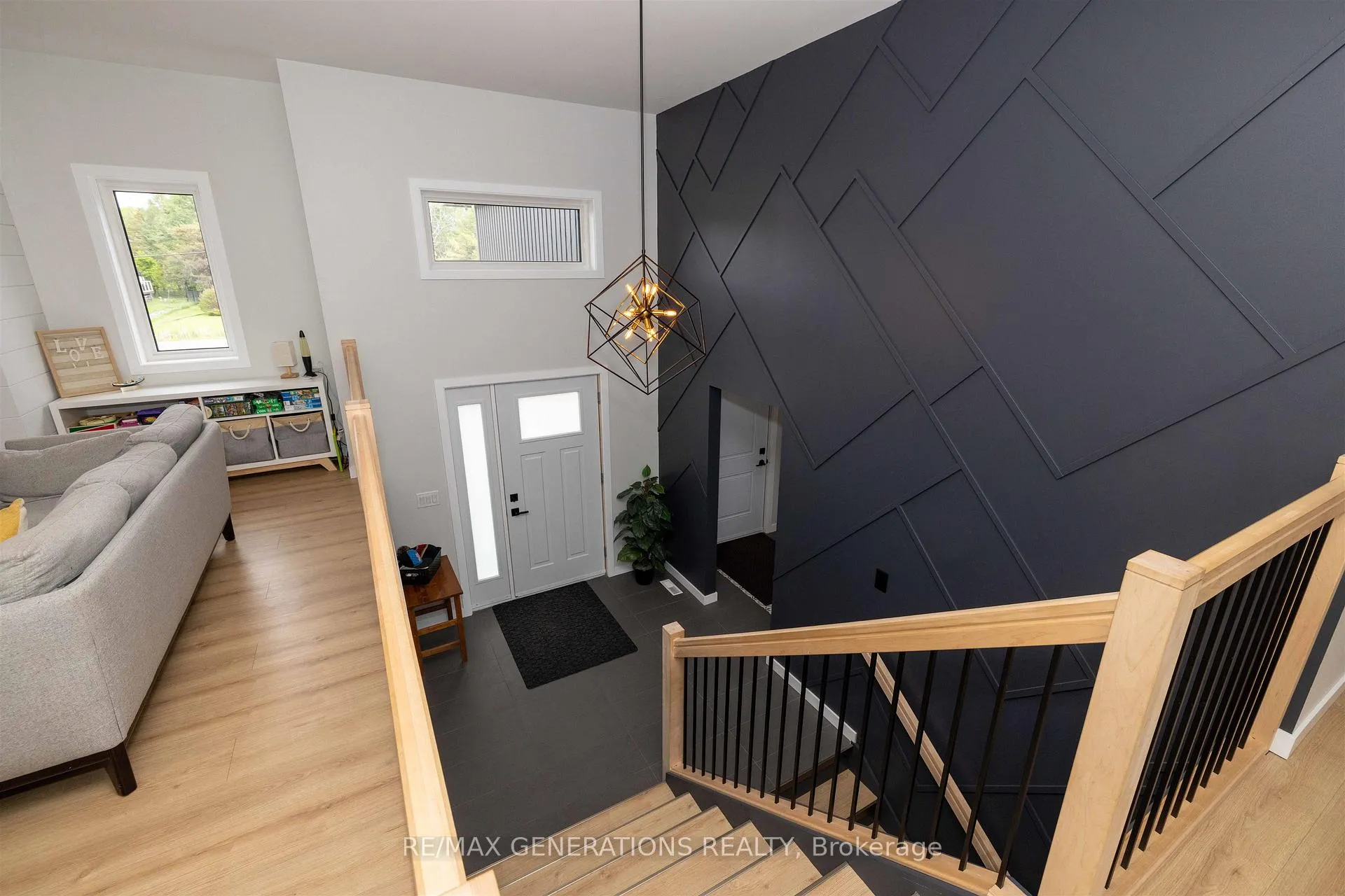 Photo 14 of 3281 Fairview Avenue, Thunder Bay, Rosslyn Road — HOMEH