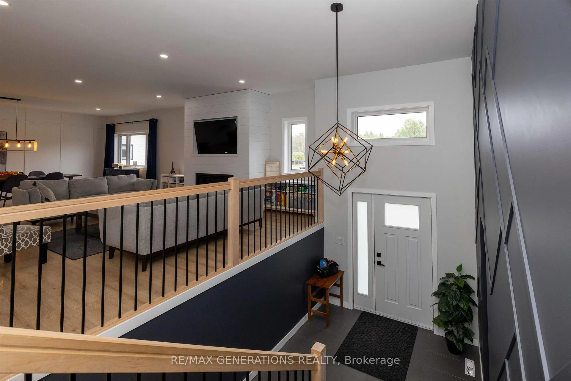 Photo 15 of 3281 Fairview Avenue, Thunder Bay, Rosslyn Road — HOMEH